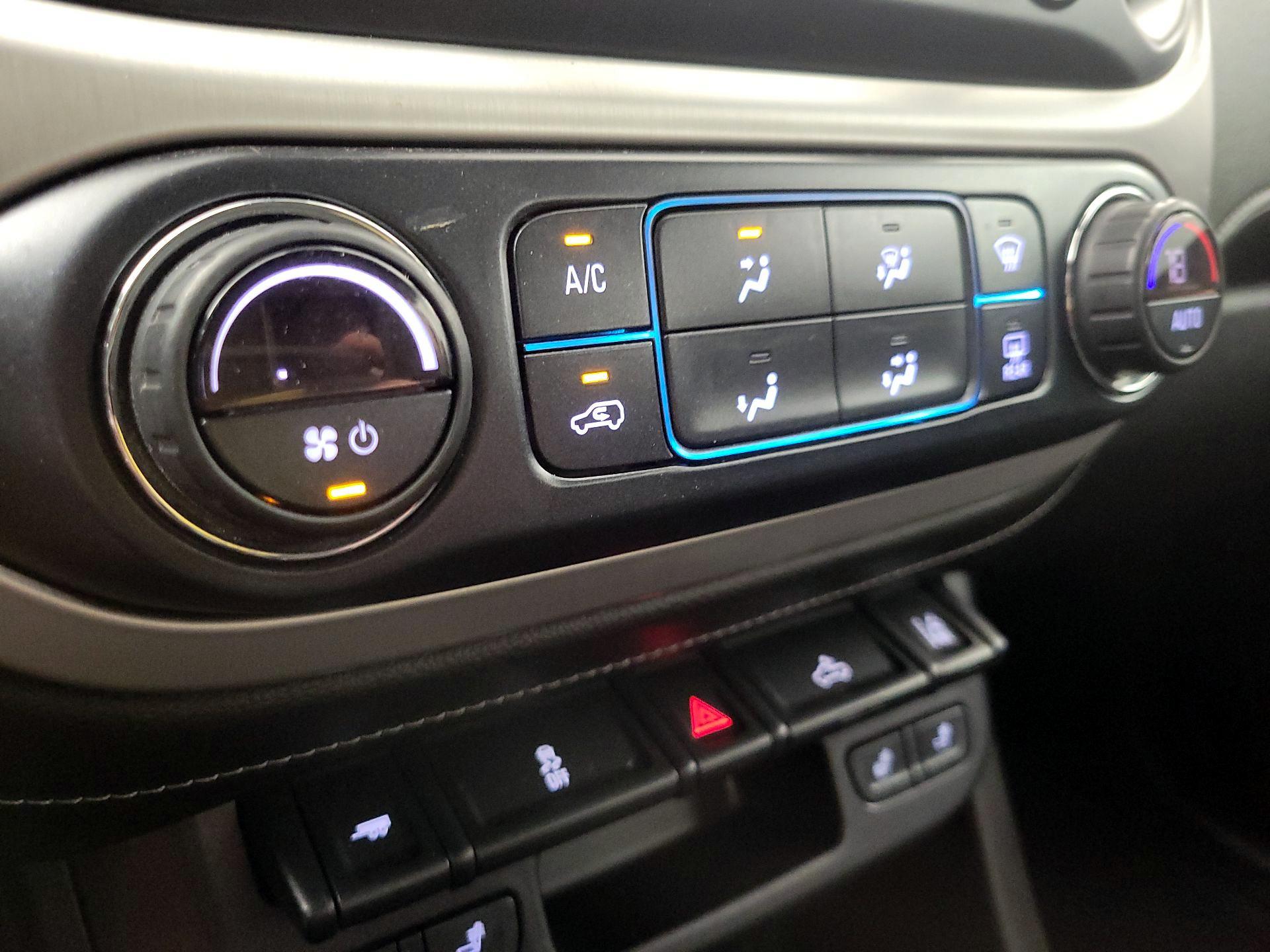 Thumbnail: 2018 GMC Canyon - 16