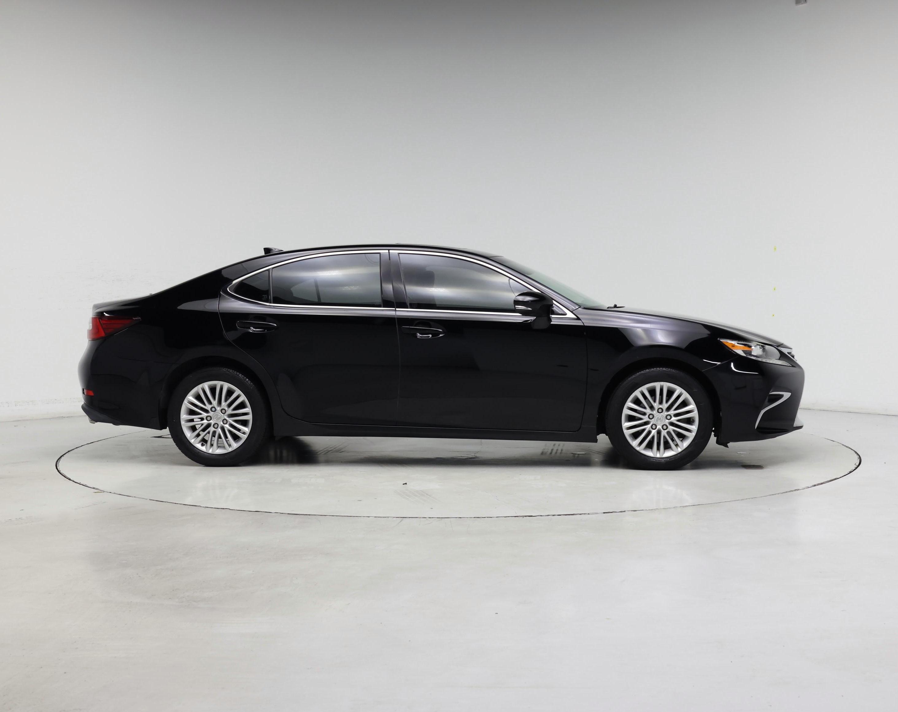 Thumbnail: 2017 Lexus ES - 7