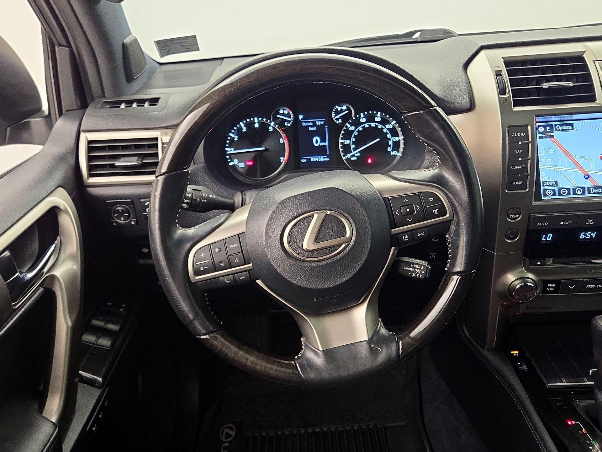 Thumbnail: 2020 Lexus GX - 10
