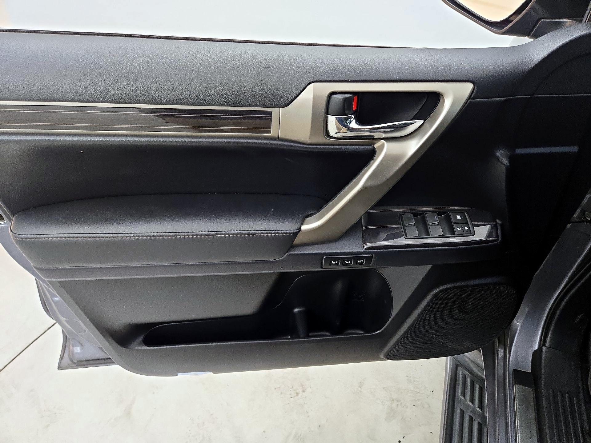 Thumbnail: 2020 Lexus GX - 12