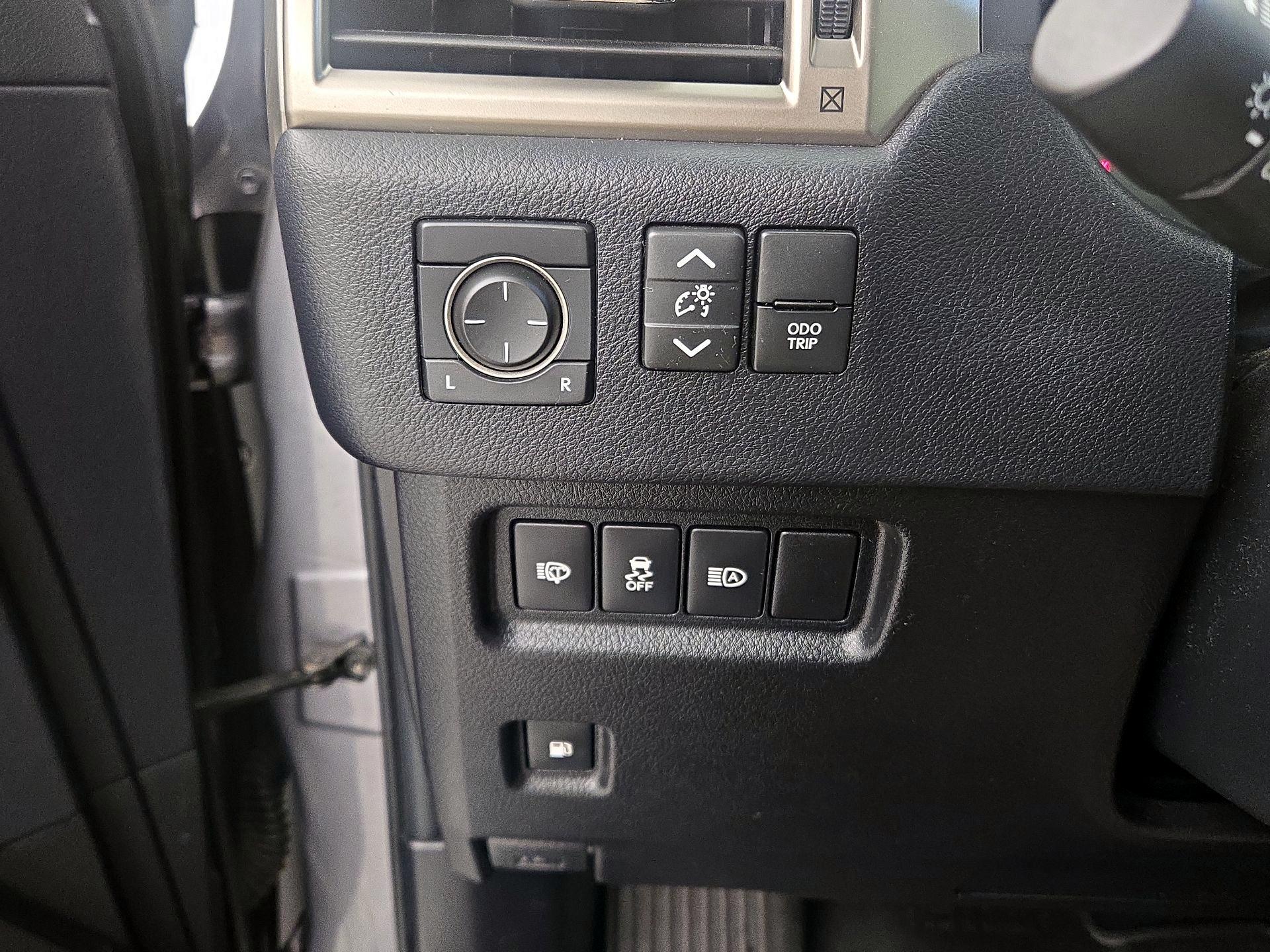 Thumbnail: 2020 Lexus GX - 13