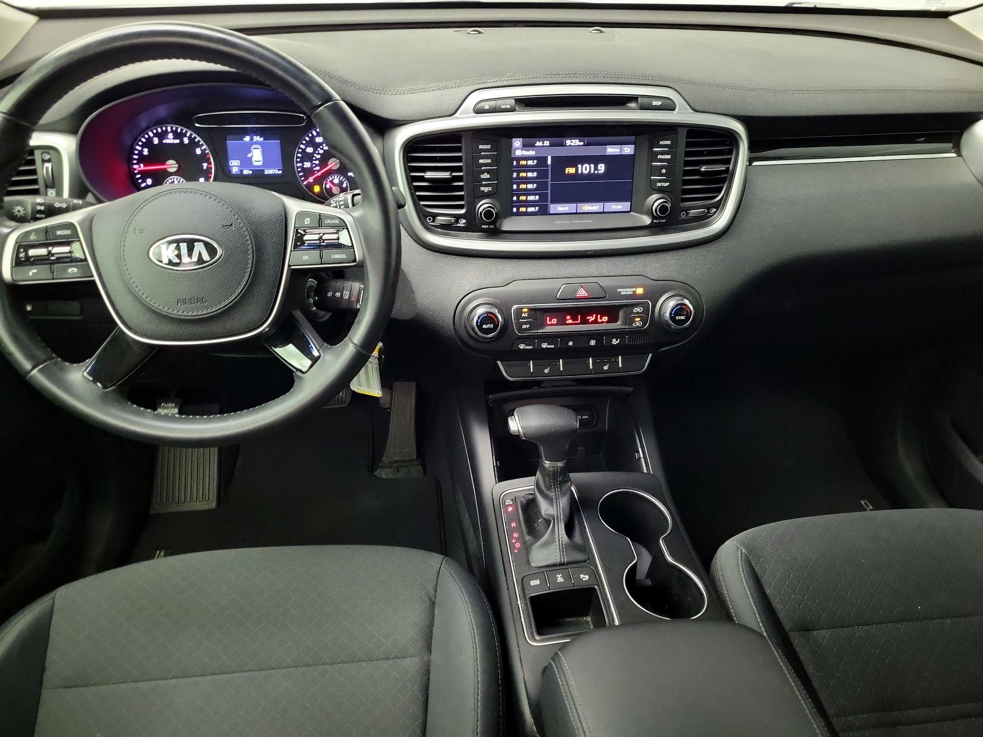 Thumbnail: 2019 Kia Sorento - 9