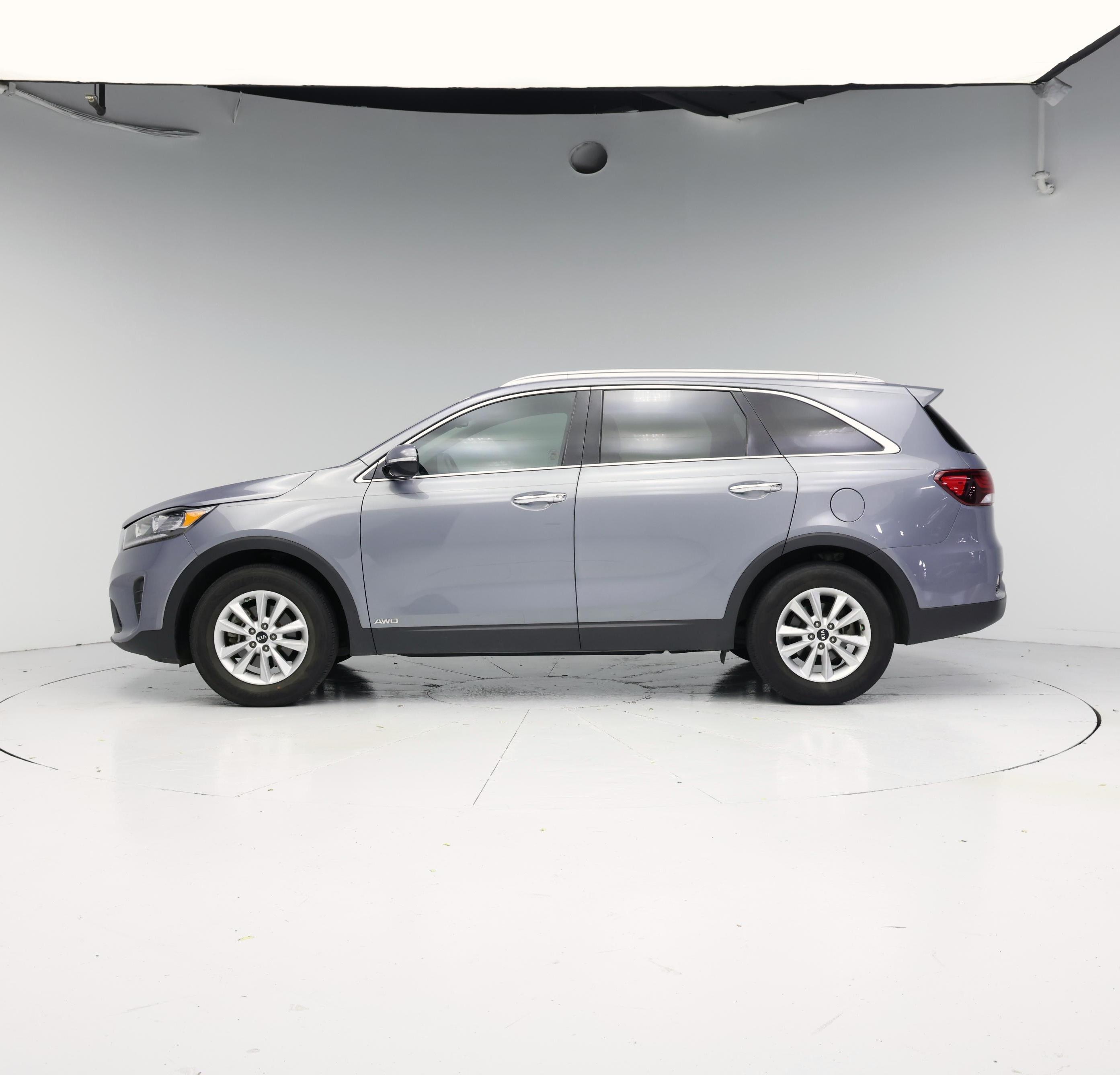 Thumbnail: 2019 Kia Sorento - 3