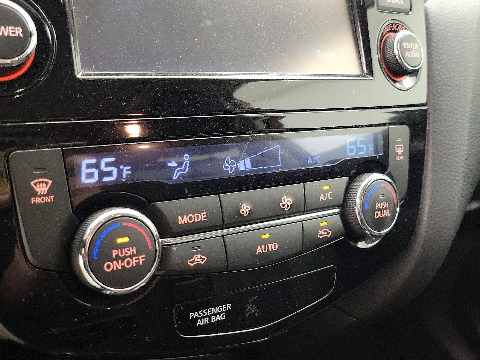 Thumbnail: 2016 Nissan Rogue - 17