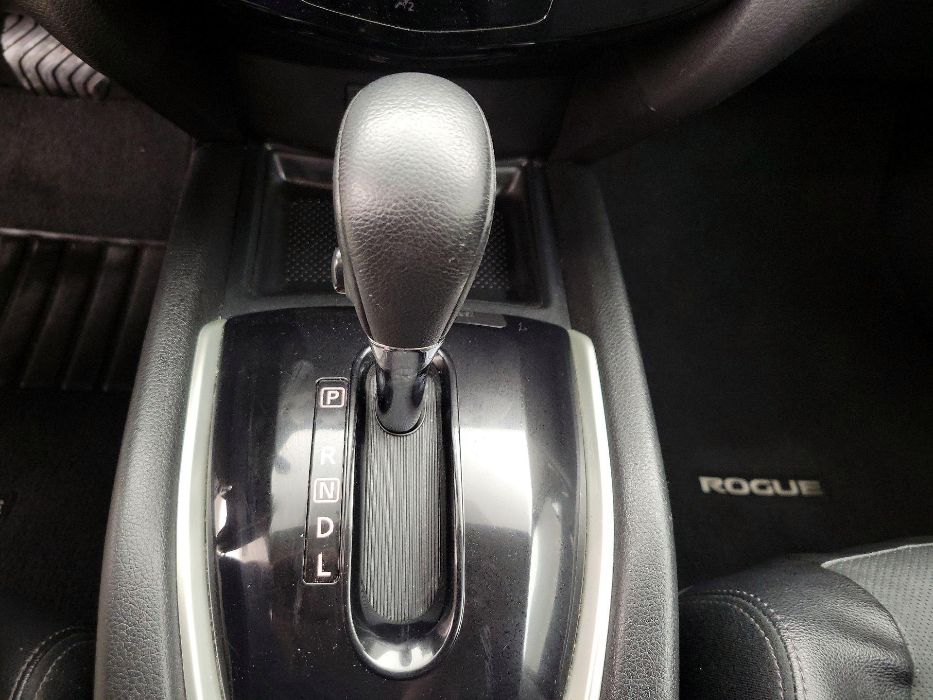 Thumbnail: 2016 Nissan Rogue - 18