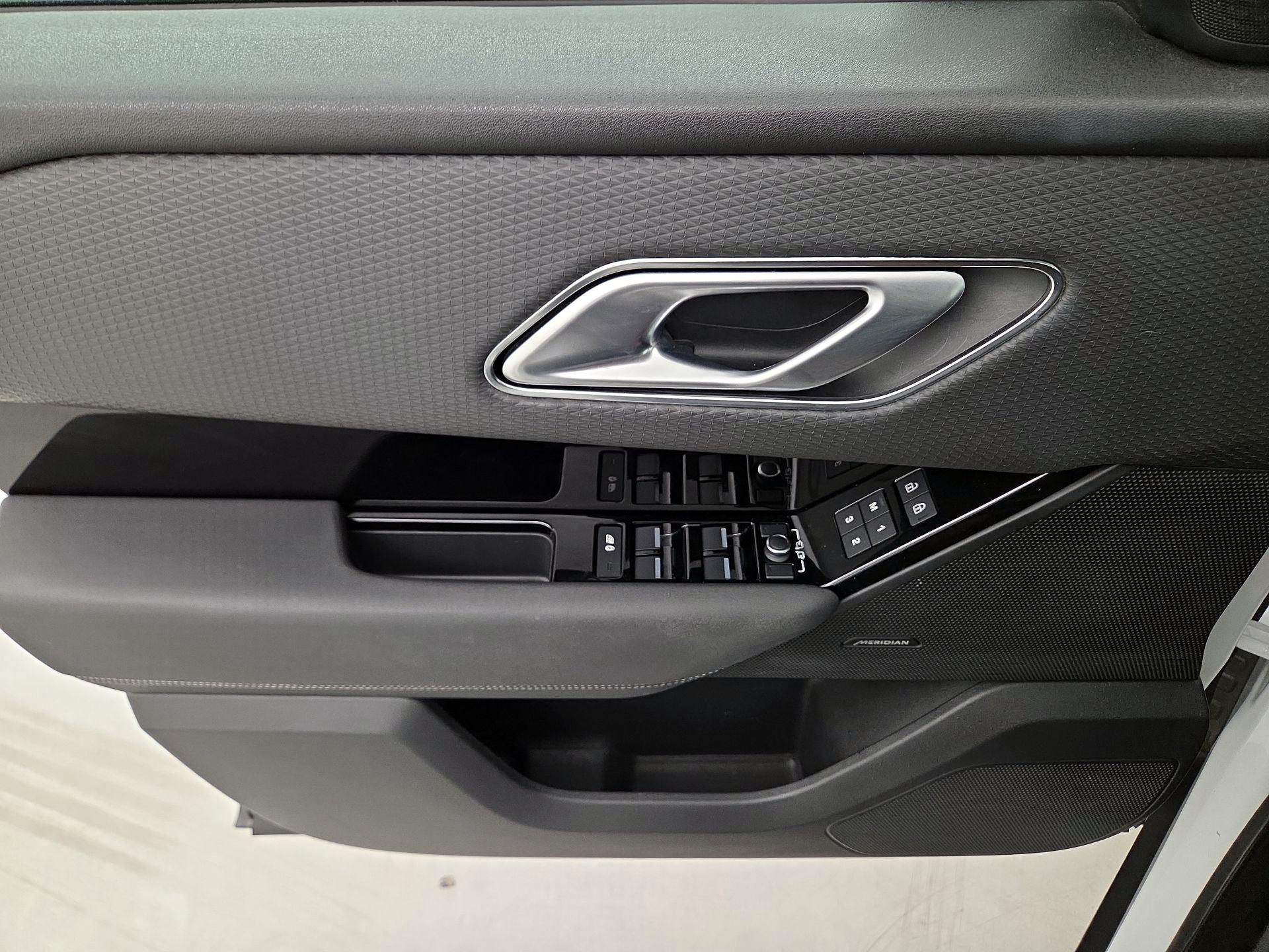 Thumbnail: 2022 Land Rover Range Rover Velar - 12
