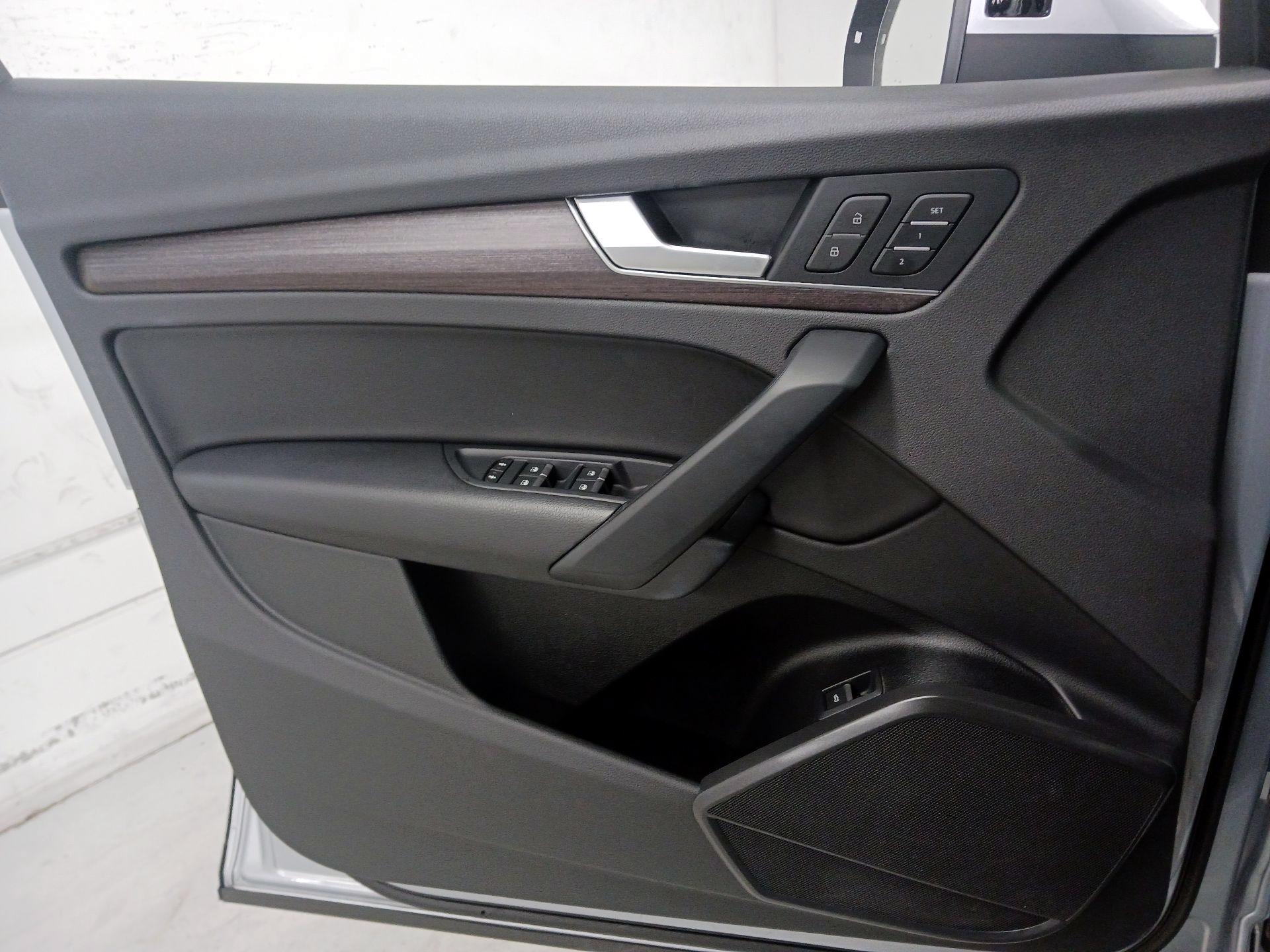 Thumbnail: 2021 Audi Q5 - 12