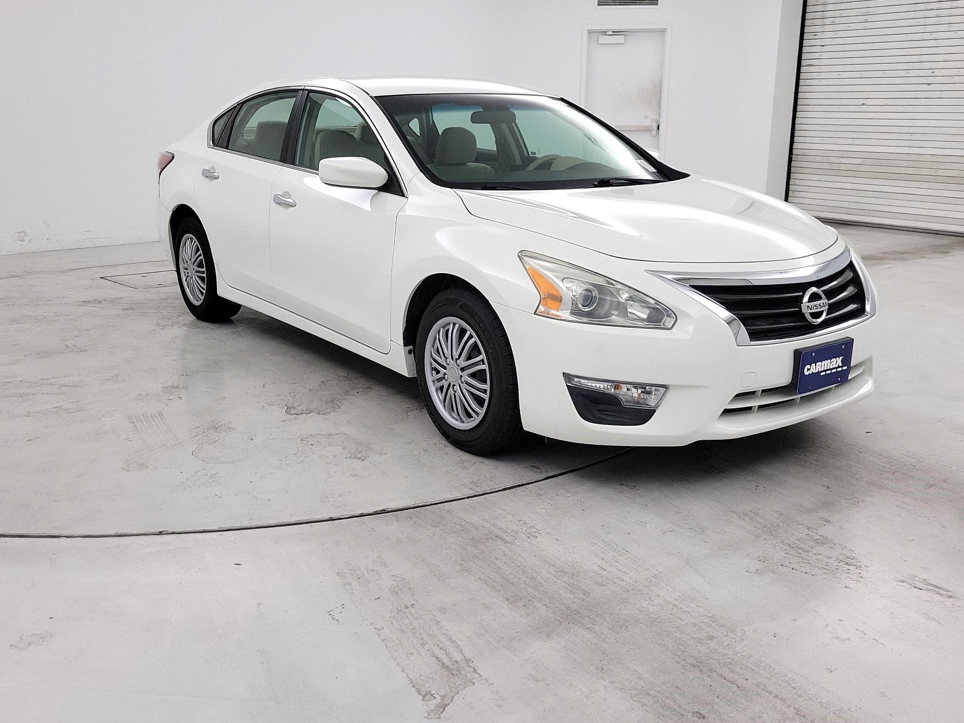 Thumbnail: 2015 Nissan Altima - 1