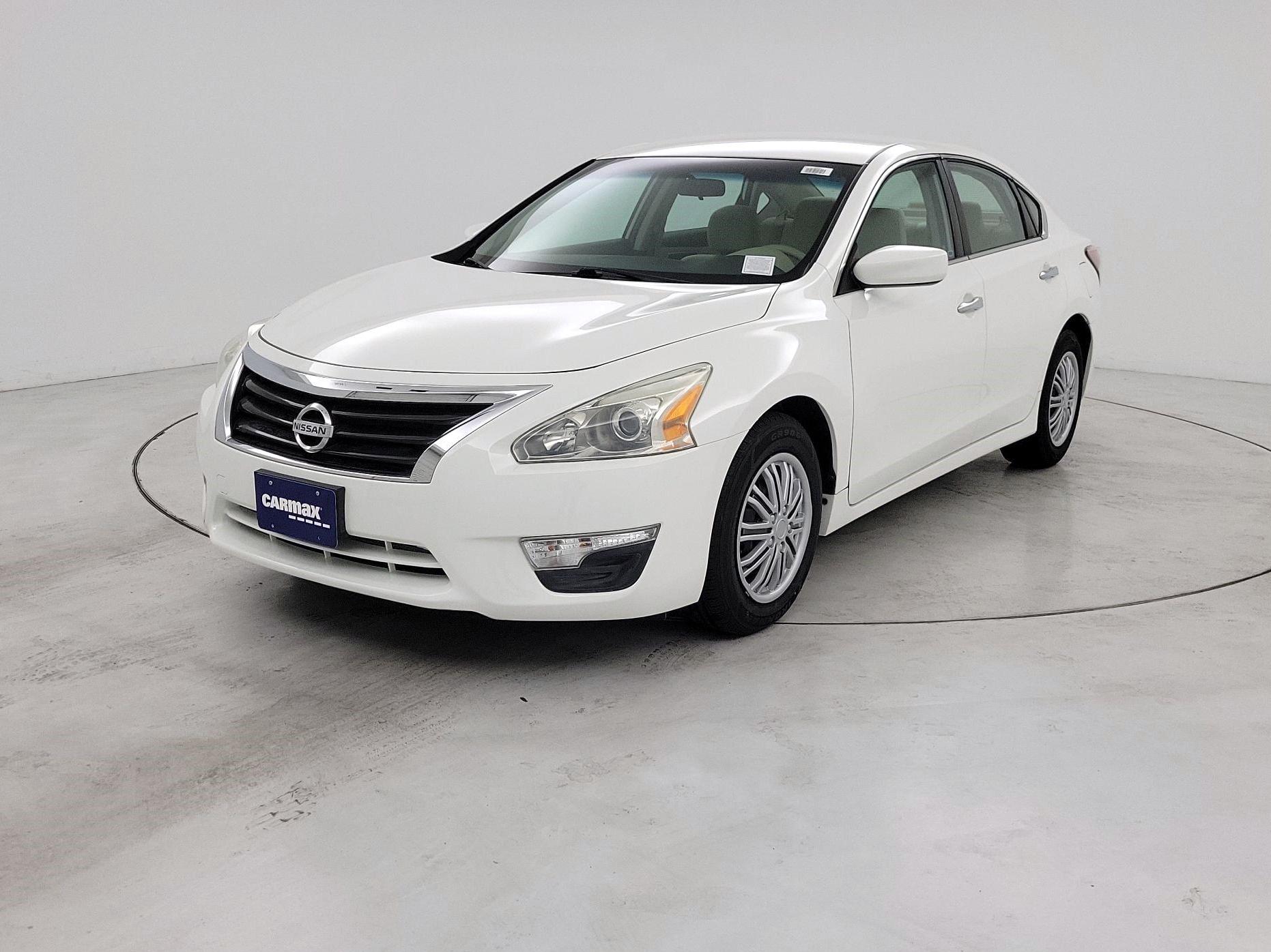 Thumbnail: 2015 Nissan Altima - 3