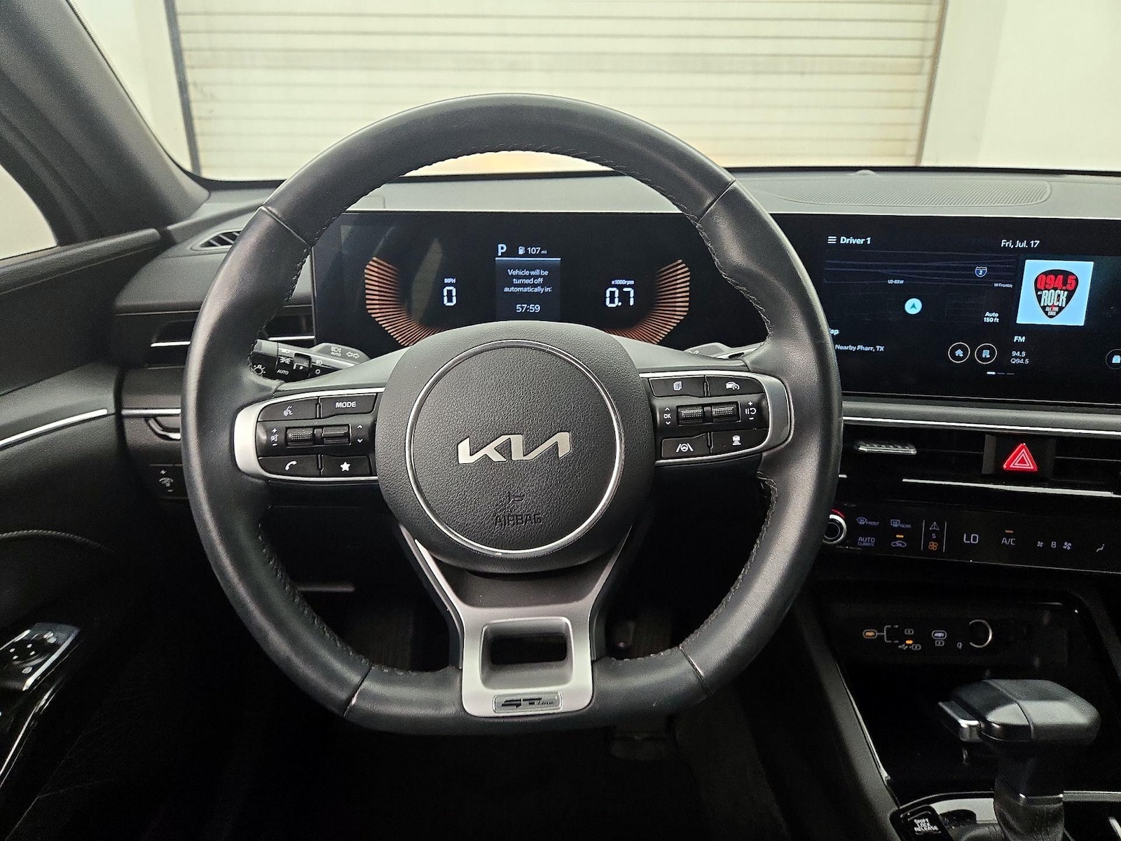 2025 Kia K5 GT-Line - Photo 11