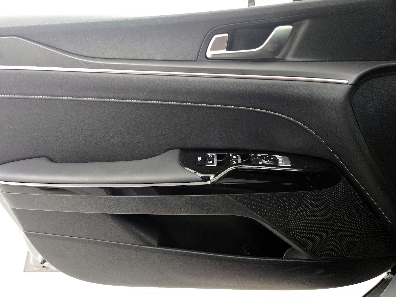 2025 Kia K5 GT-Line - Photo 13