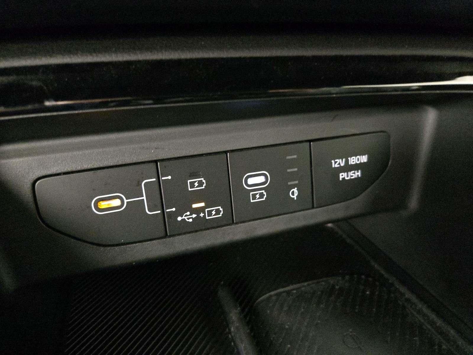 2025 Kia K5 GT-Line - Photo 20
