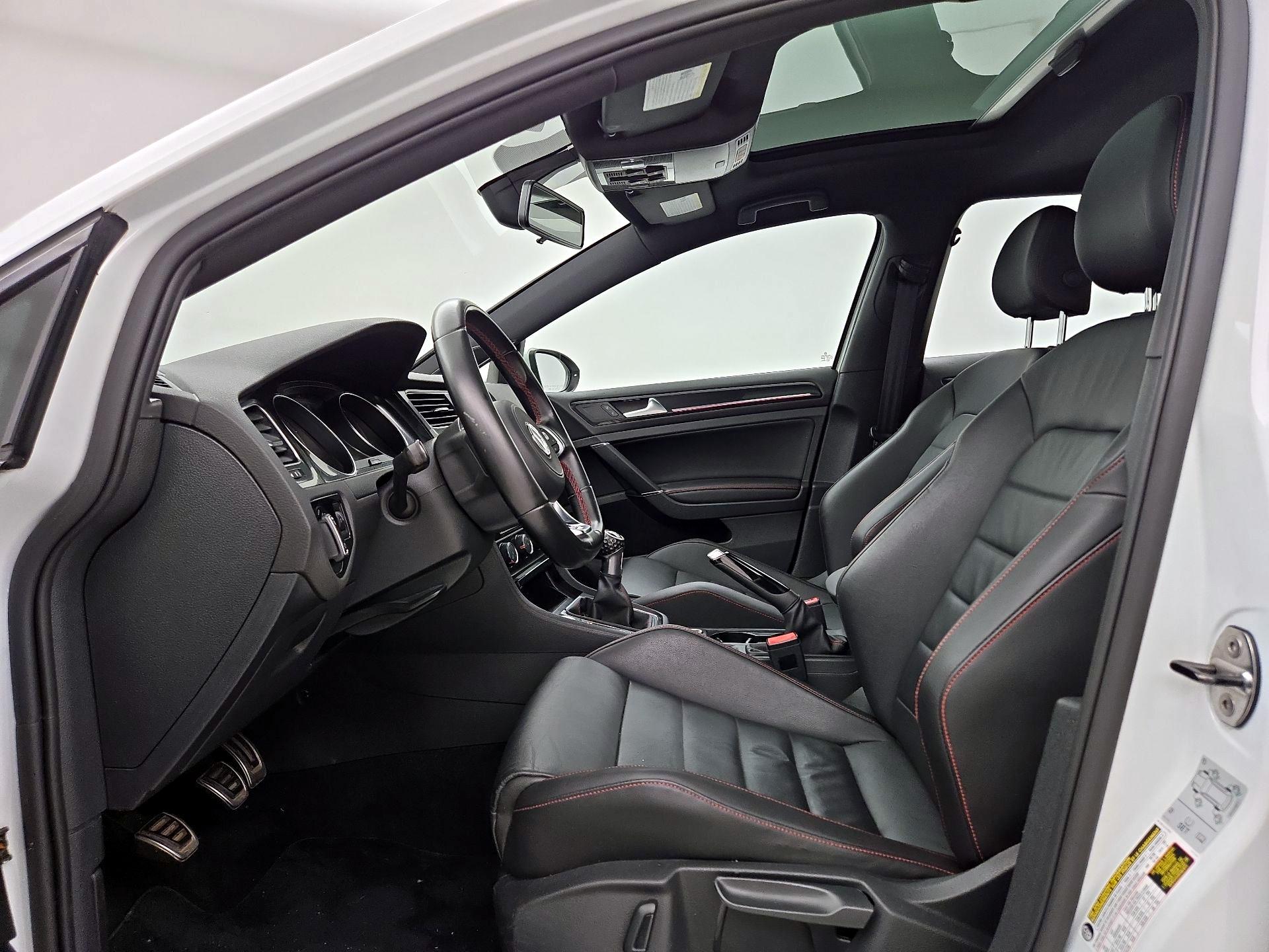 Thumbnail: 2017 Volkswagen Golf - 11