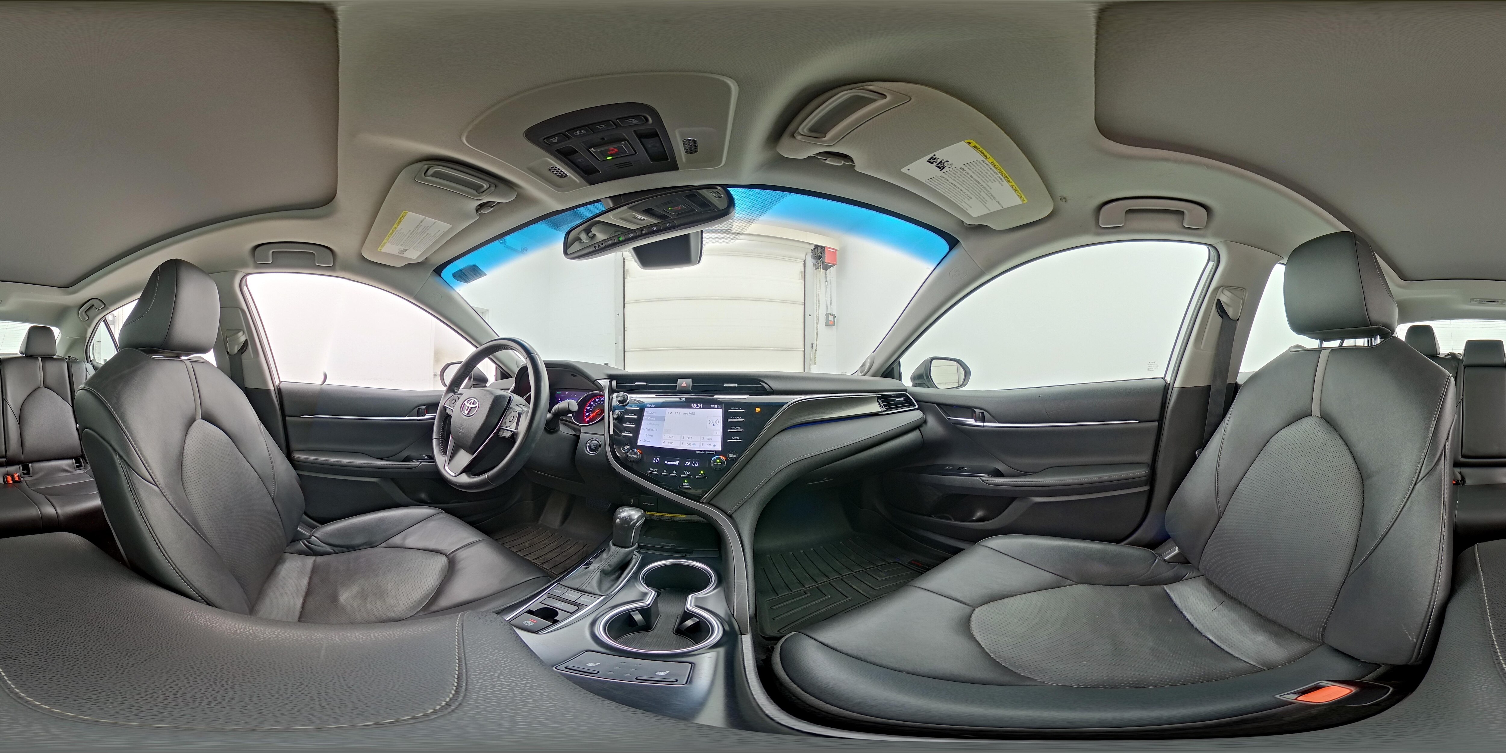2020 Toyota Camry XSE - Photo 25