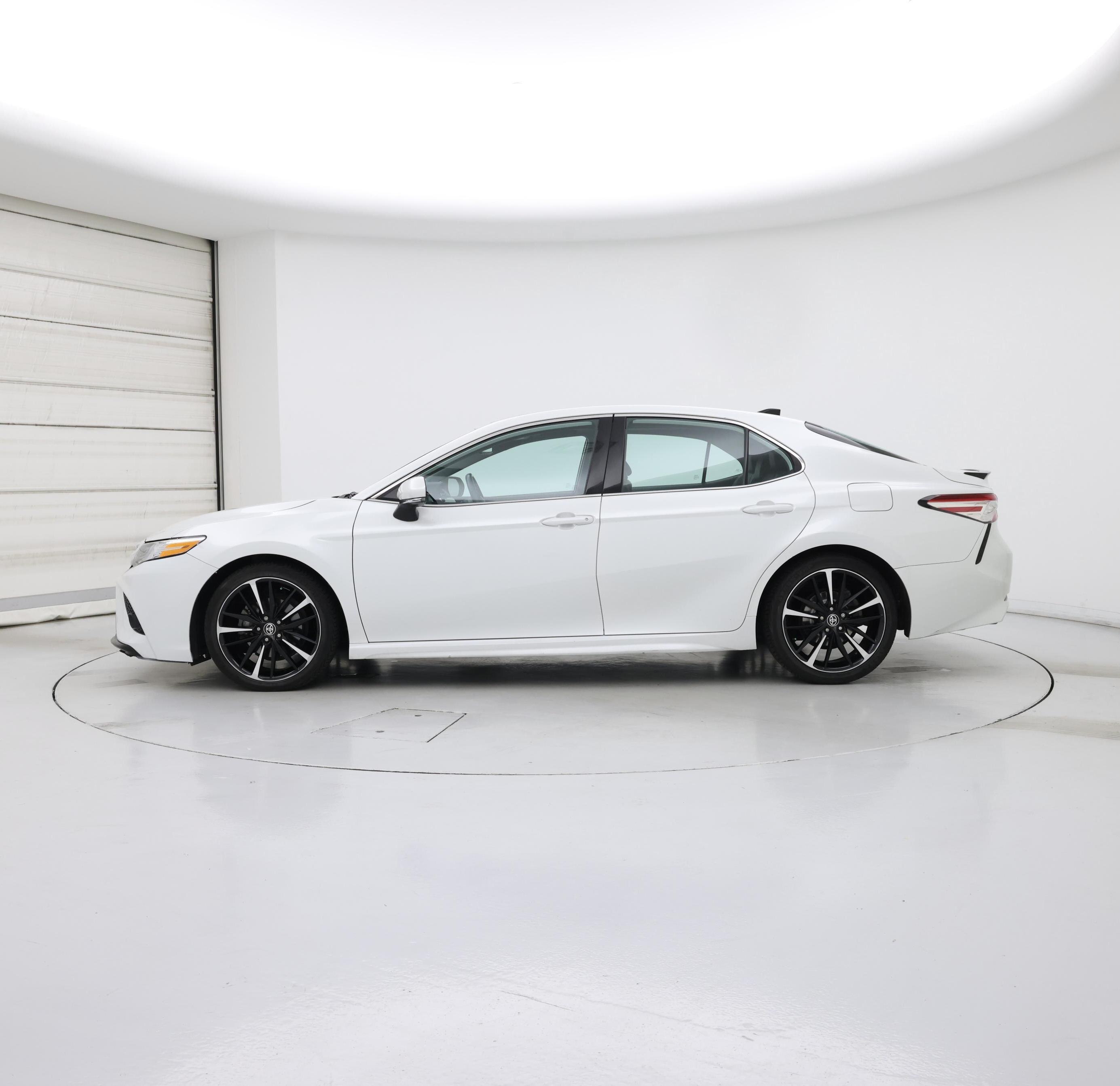 Thumbnail: 2020 Toyota Camry - 3