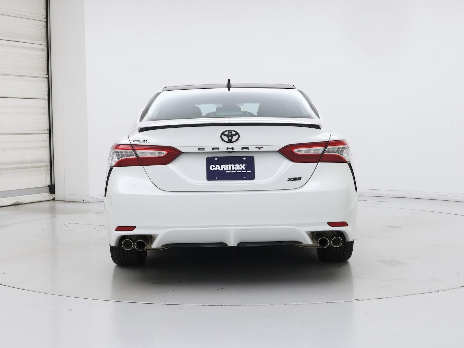 2020 Toyota Camry XSE - Photo 7