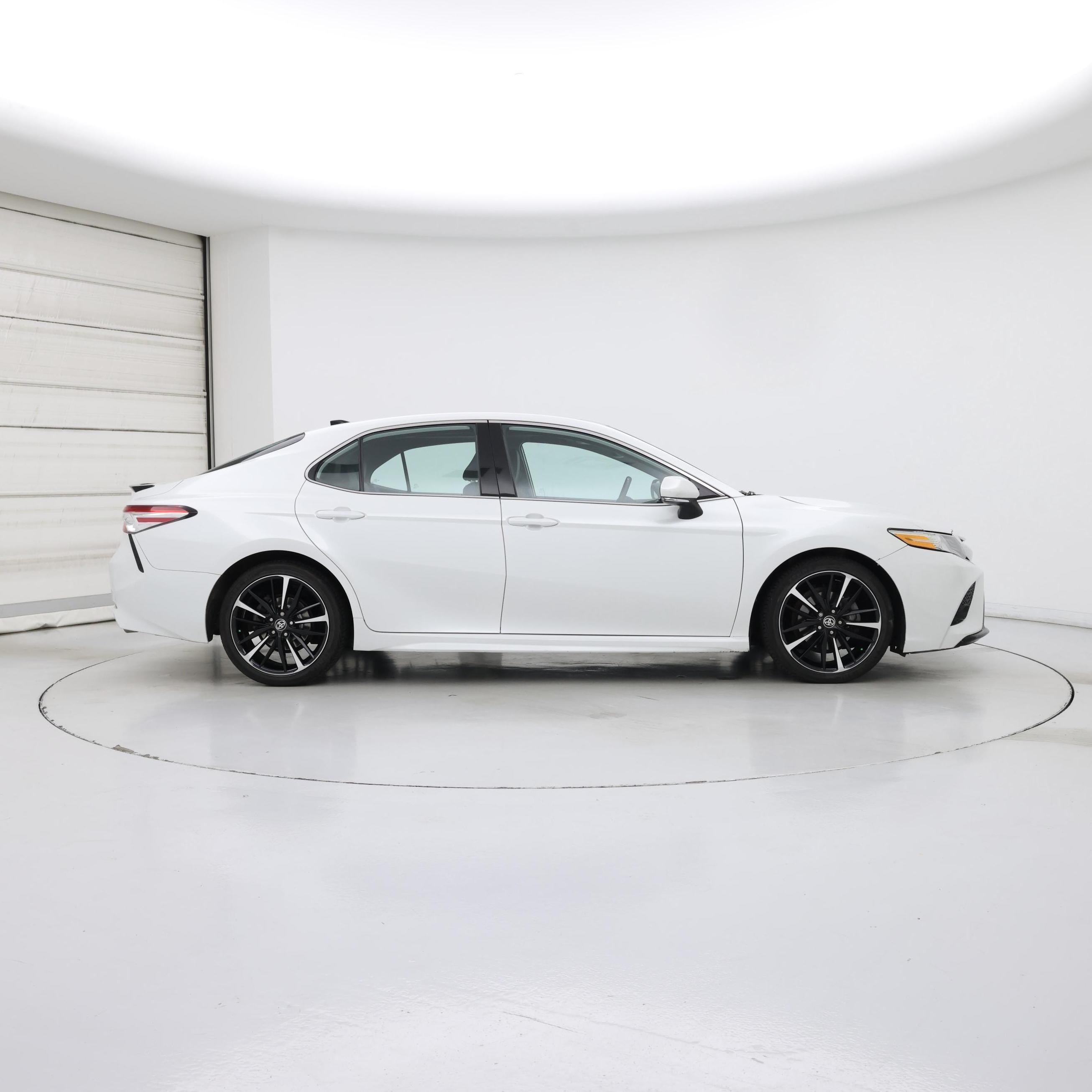 Thumbnail: 2020 Toyota Camry - 7