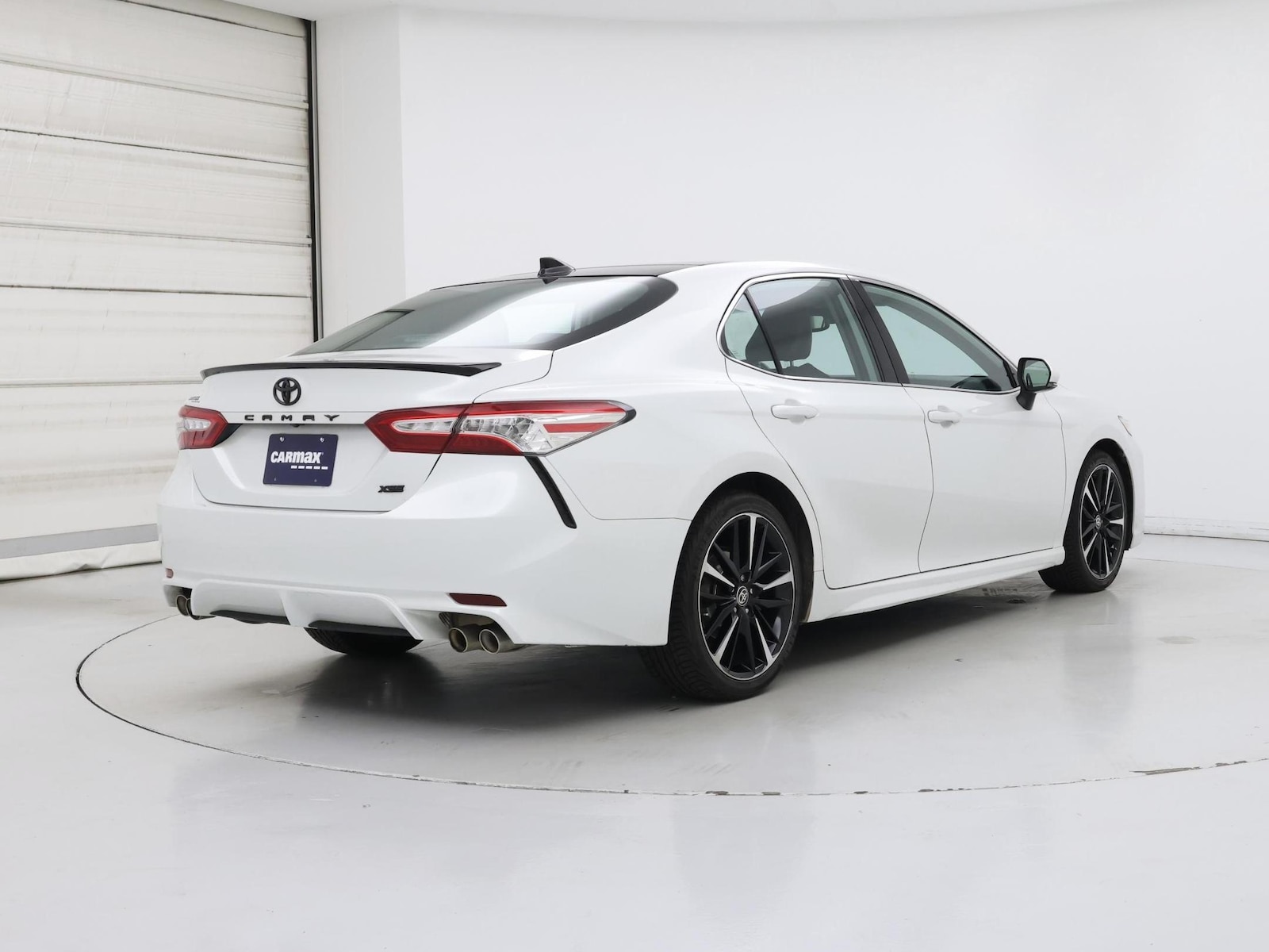 2020 Toyota Camry XSE - Photo 9