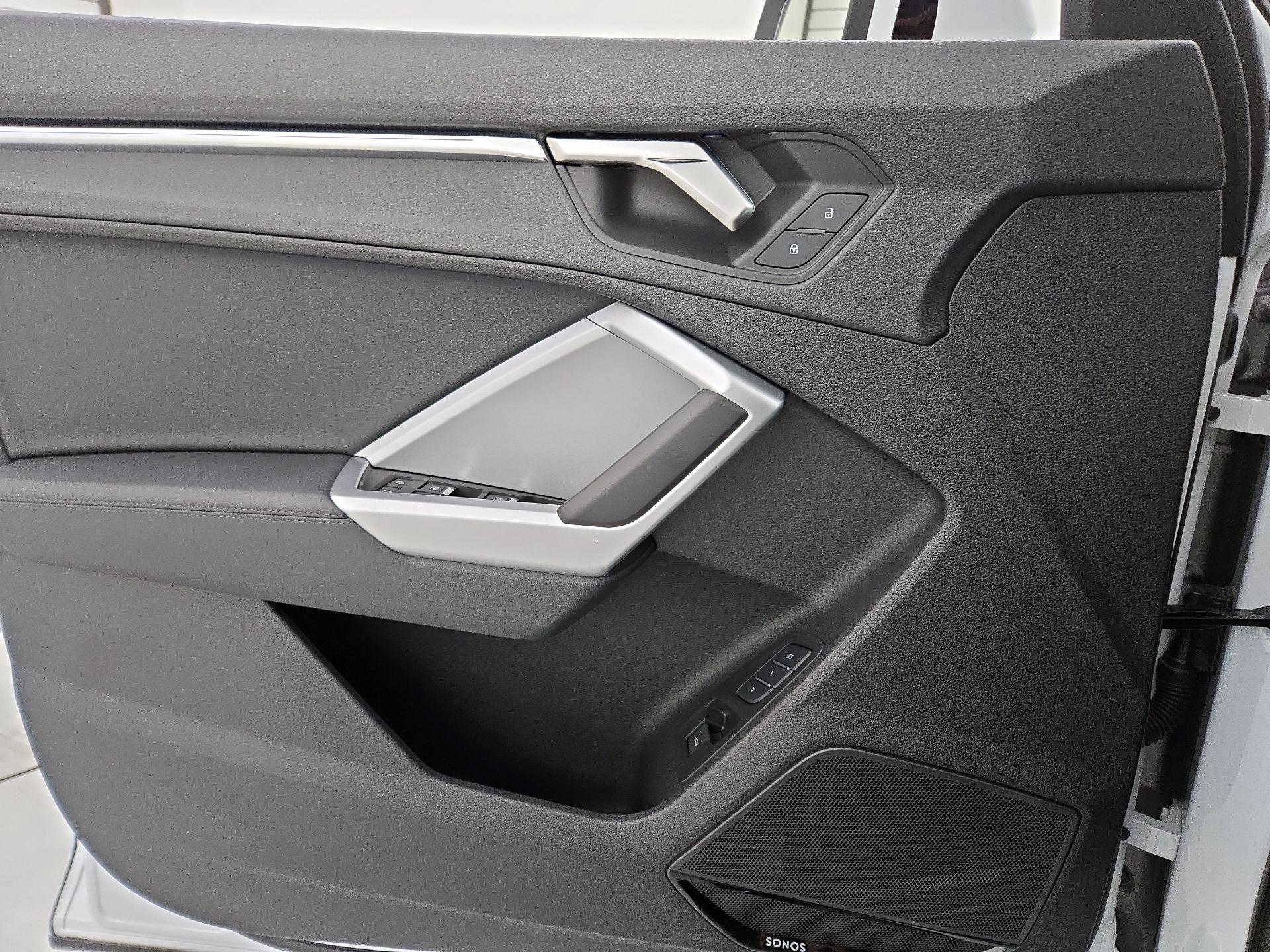Thumbnail: 2025 Audi Q3 - 12