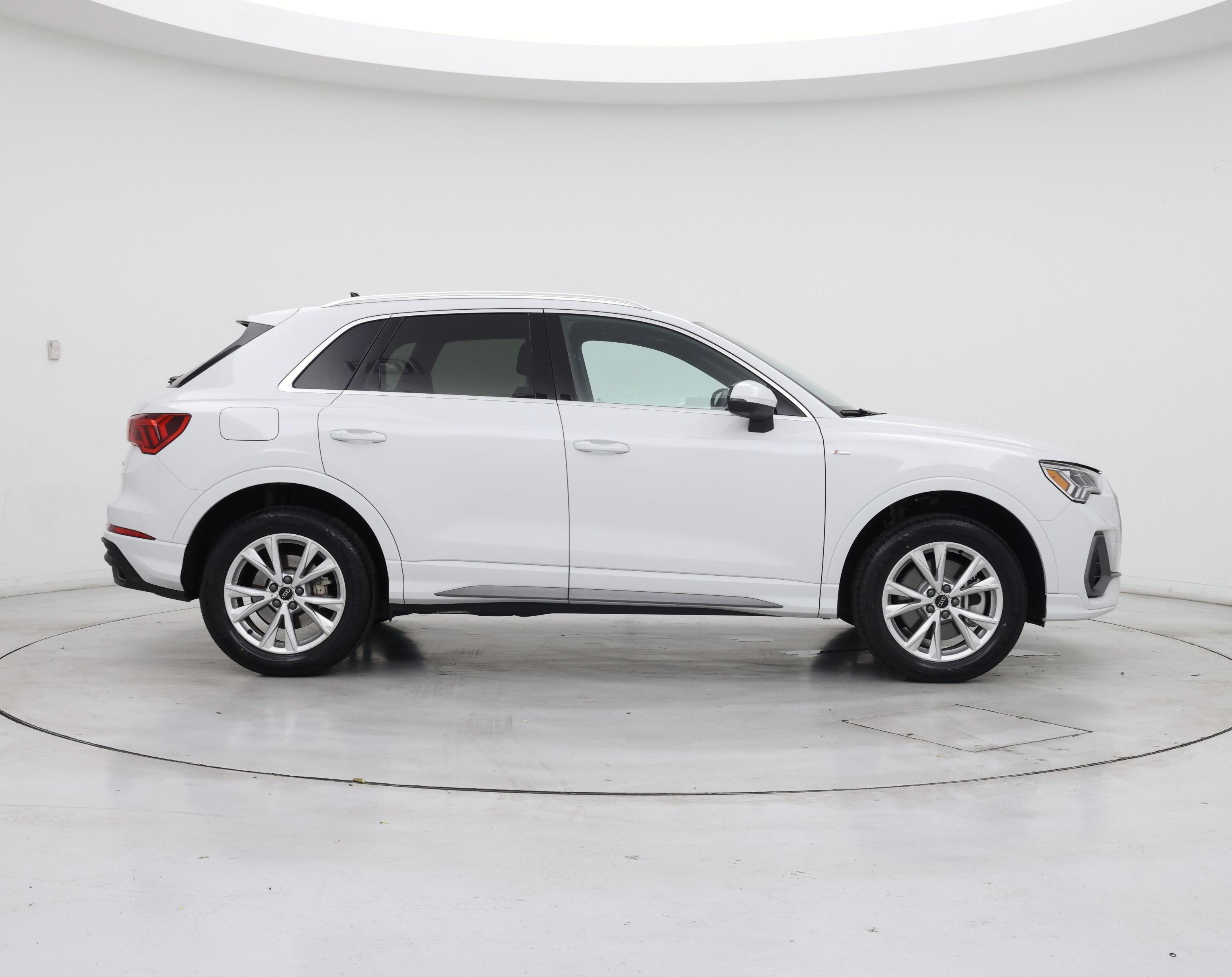 Thumbnail: 2025 Audi Q3 - 7