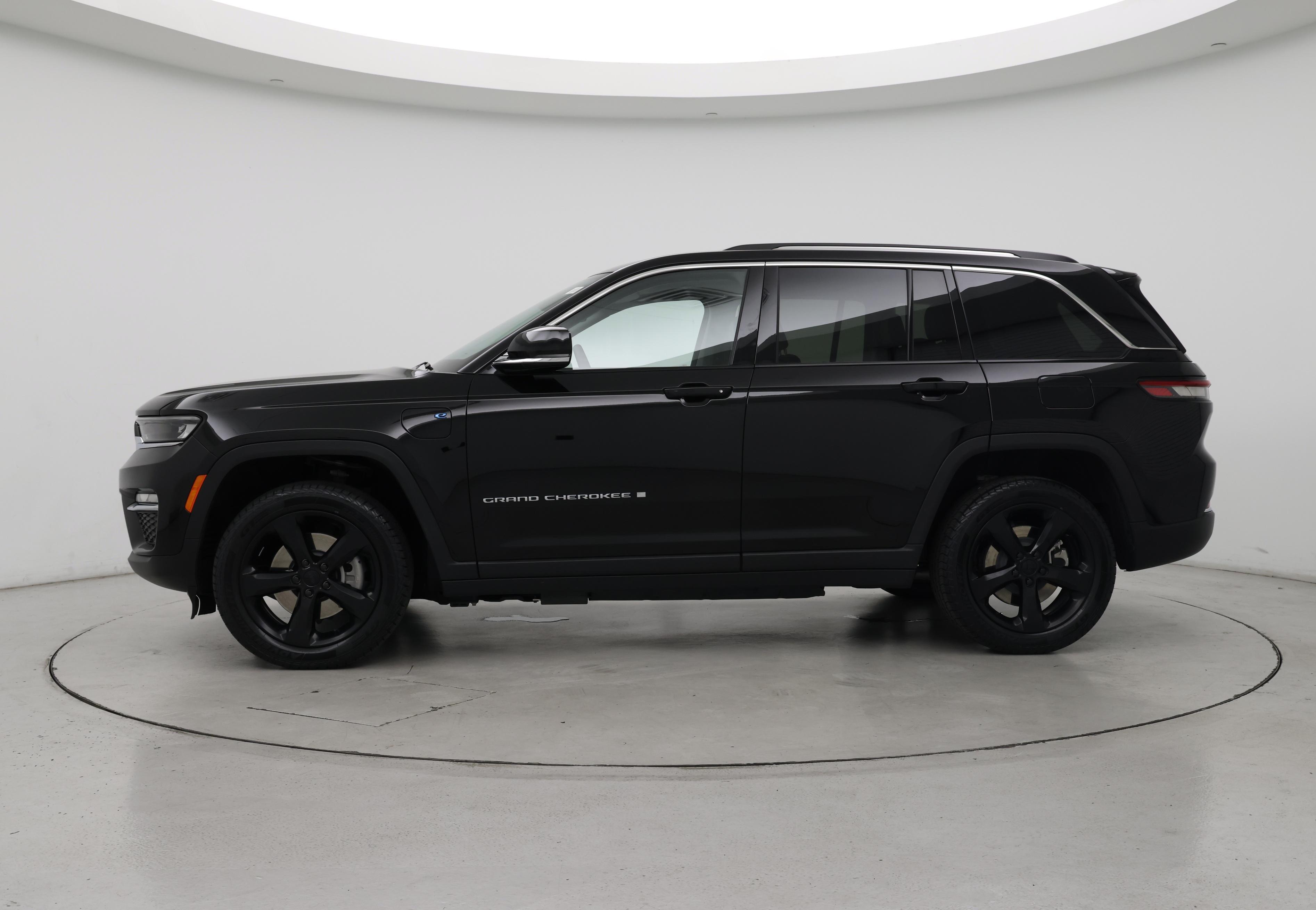 Thumbnail: 2022 Jeep Grand Cherokee - 3