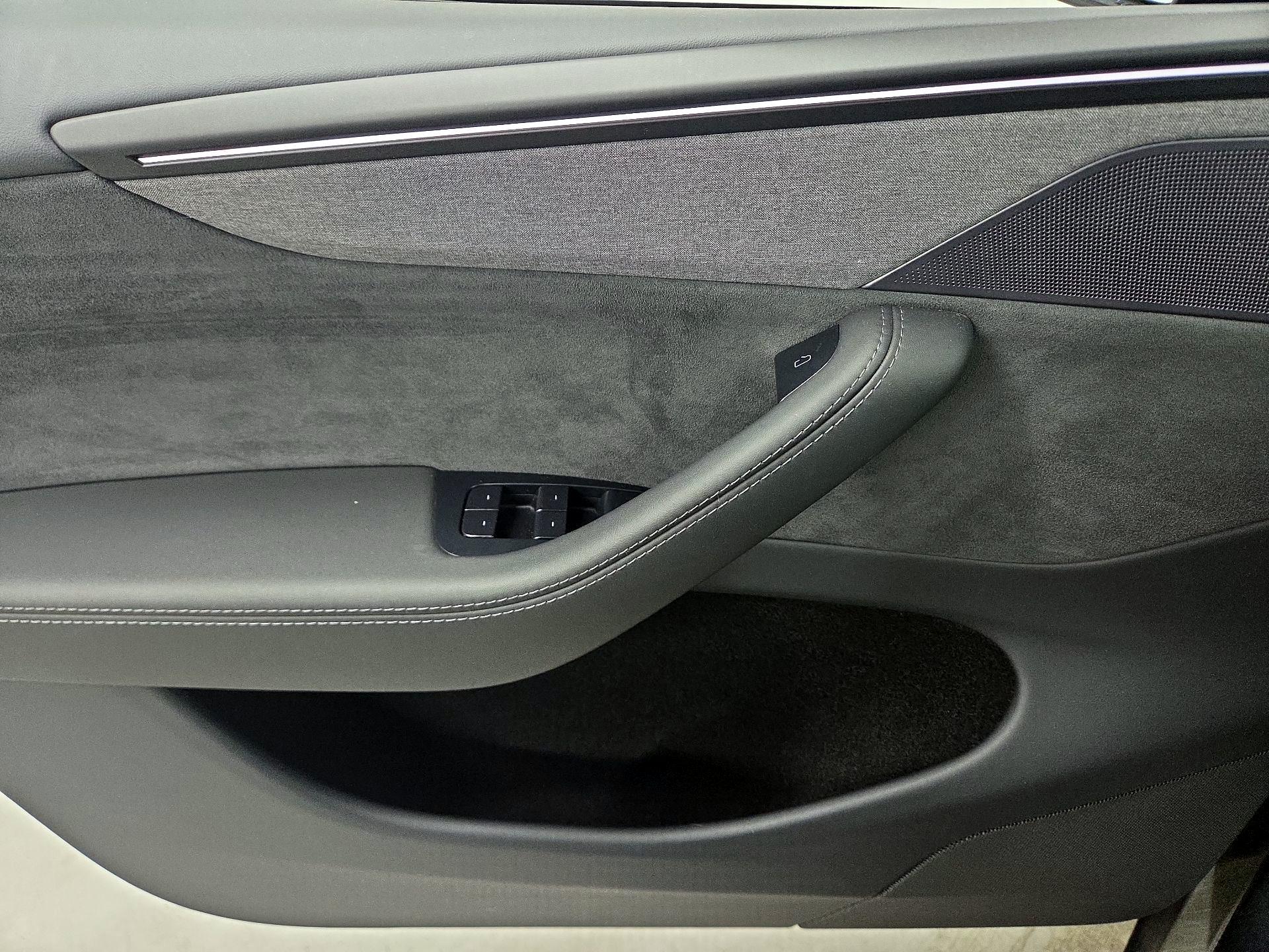 Thumbnail: 2026 Tesla Model Y - 12