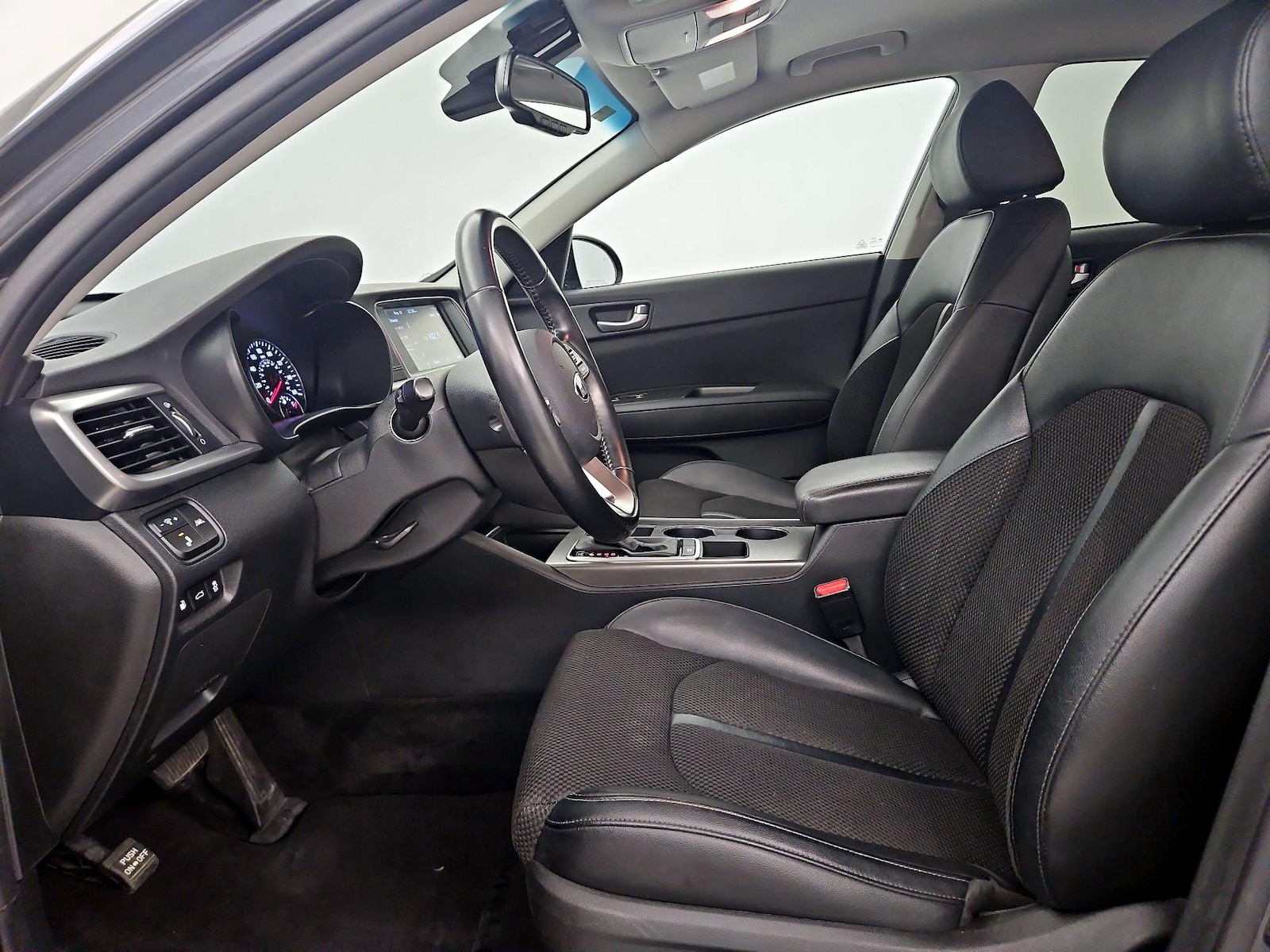 2019 Kia Optima S - Photo 12