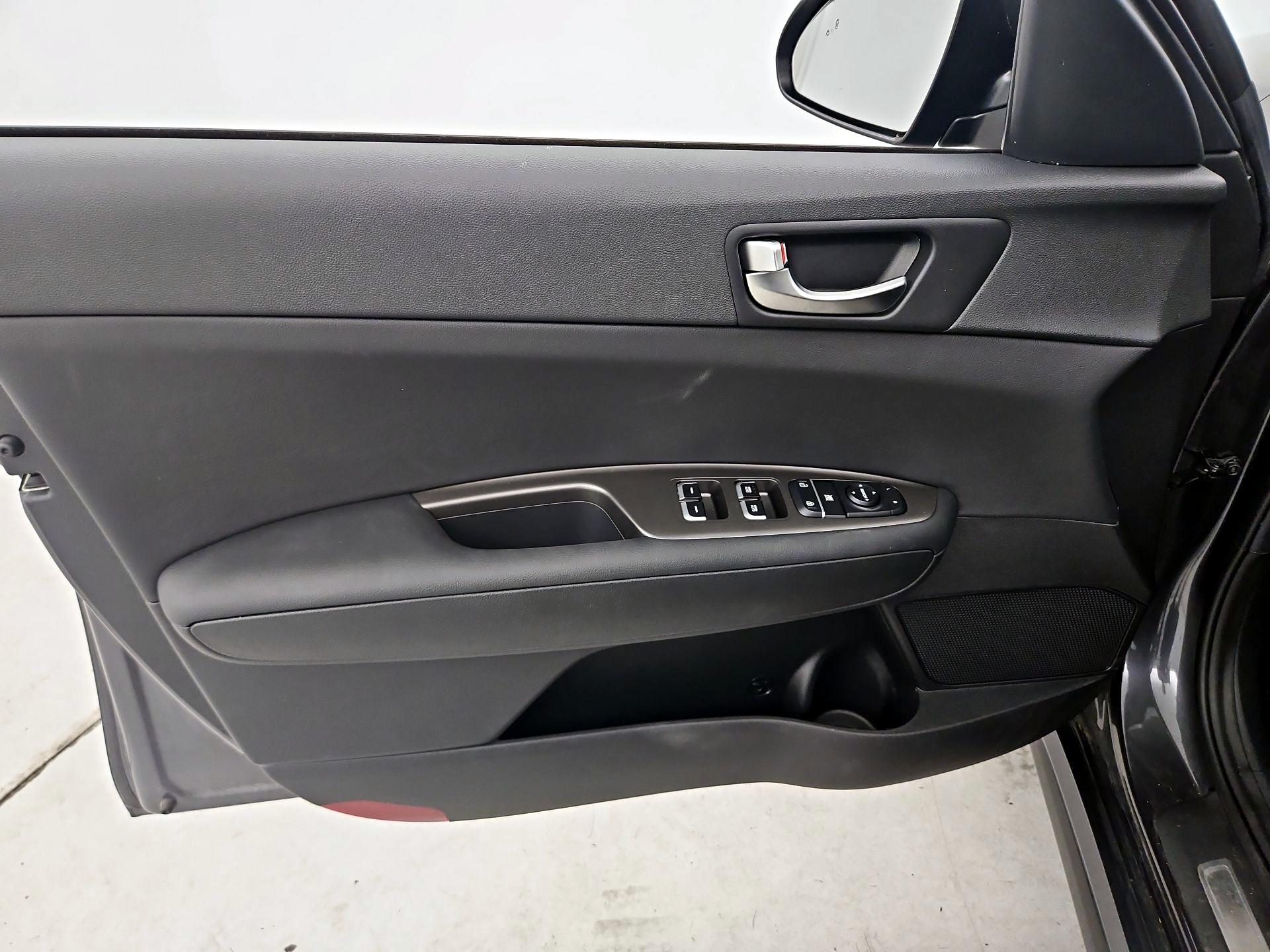 Thumbnail: 2019 Kia Optima - 12