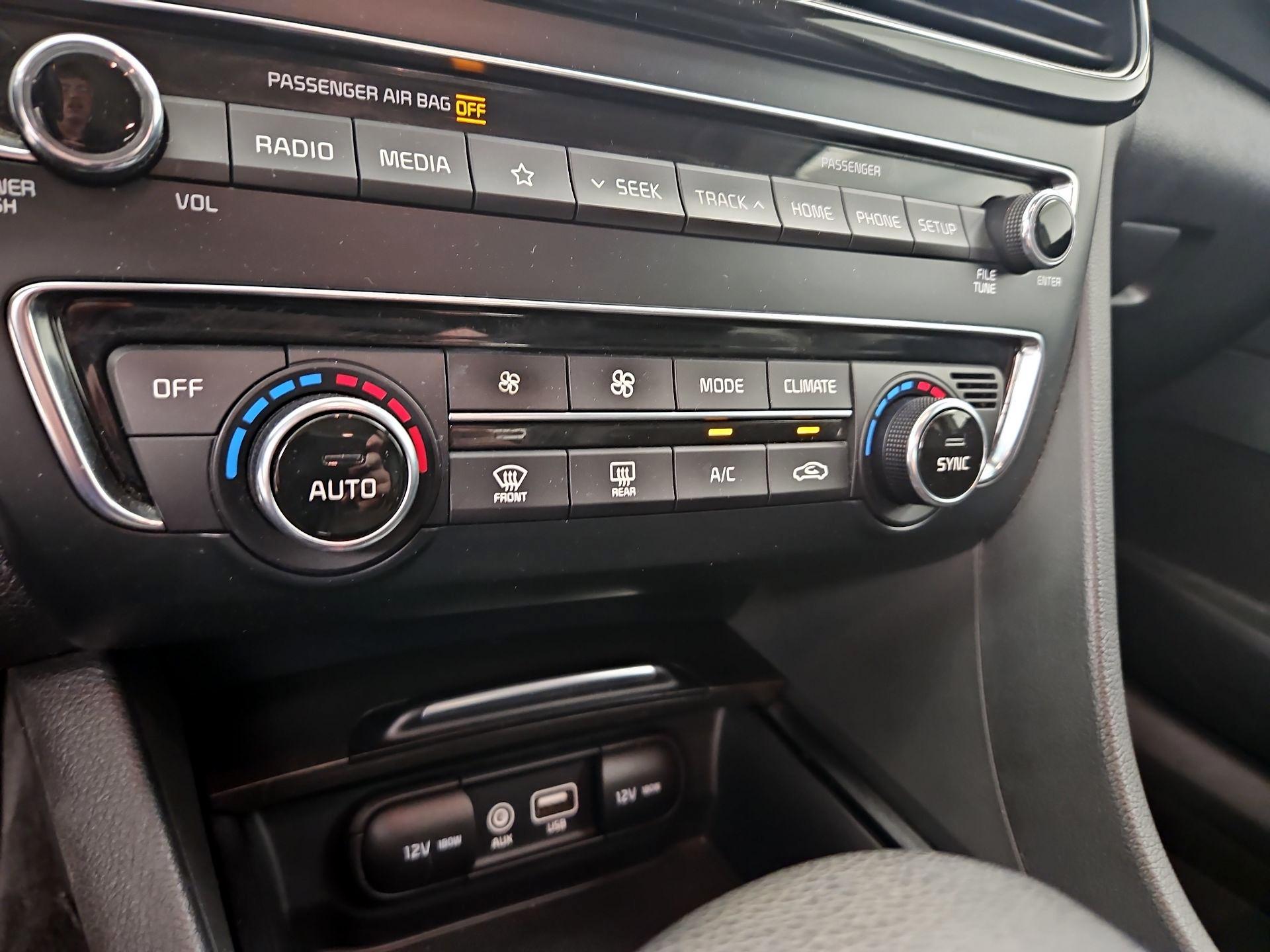 Thumbnail: 2019 Kia Optima - 16