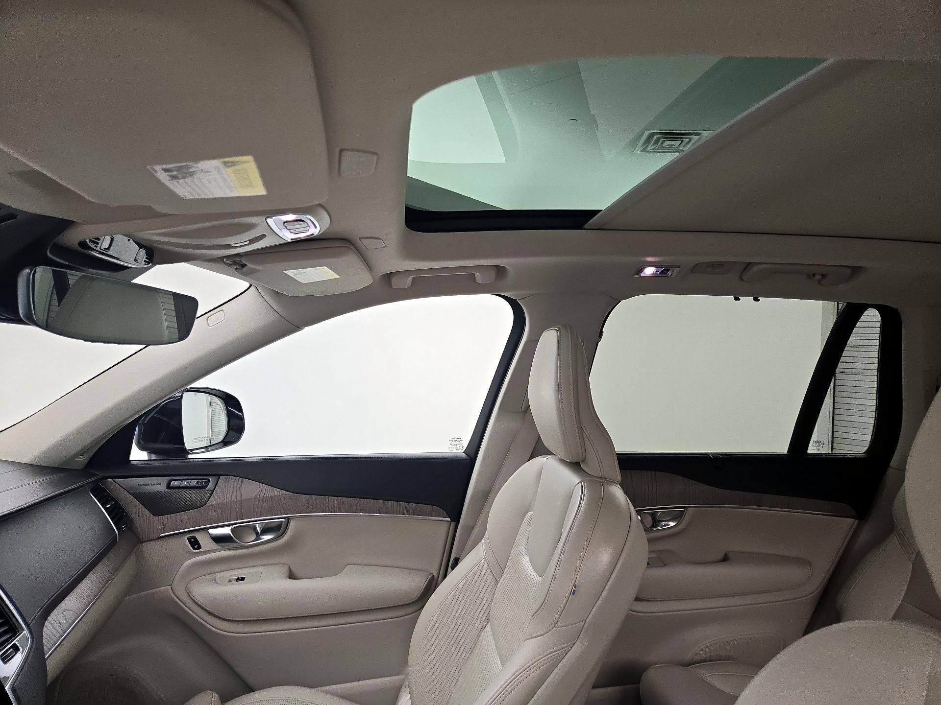 Thumbnail: 2022 Volvo XC90 - 19
