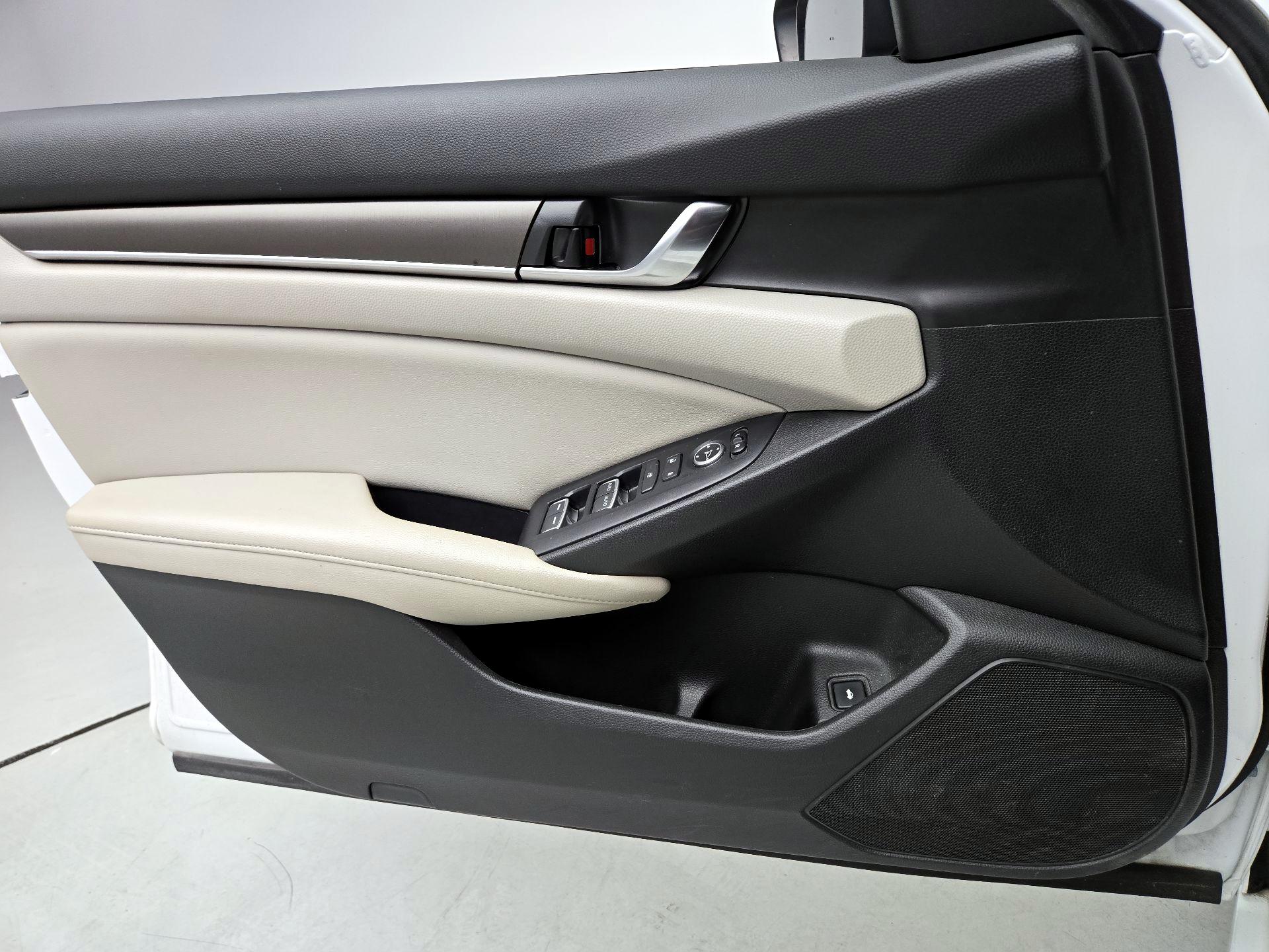 Thumbnail: 2019 Honda Accord - 12