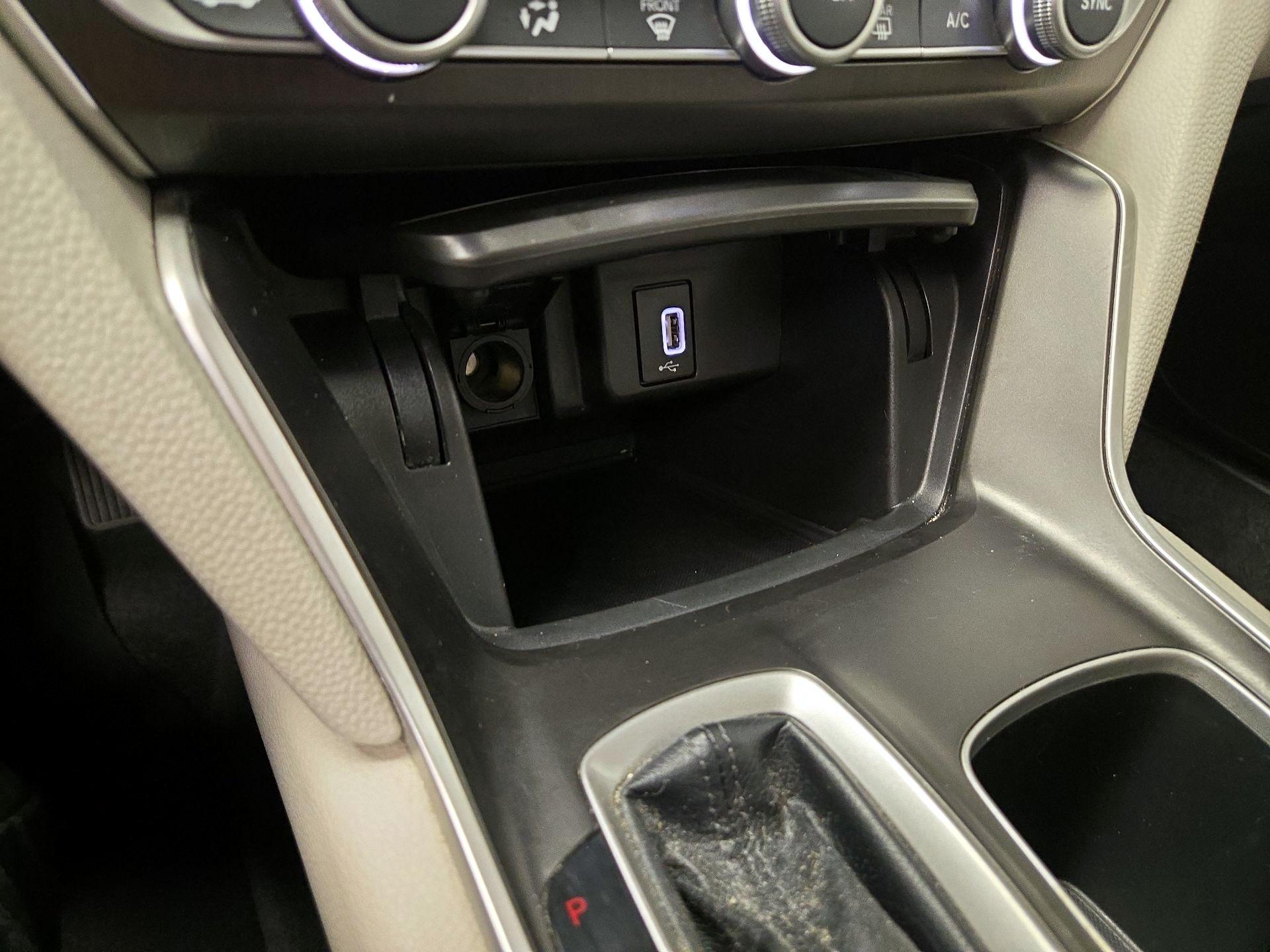 Thumbnail: 2019 Honda Accord - 18
