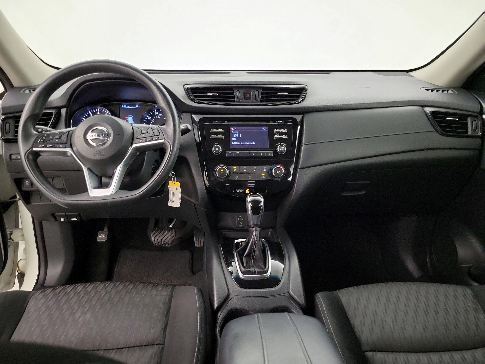 Thumbnail: 2017 Nissan Rogue - 9