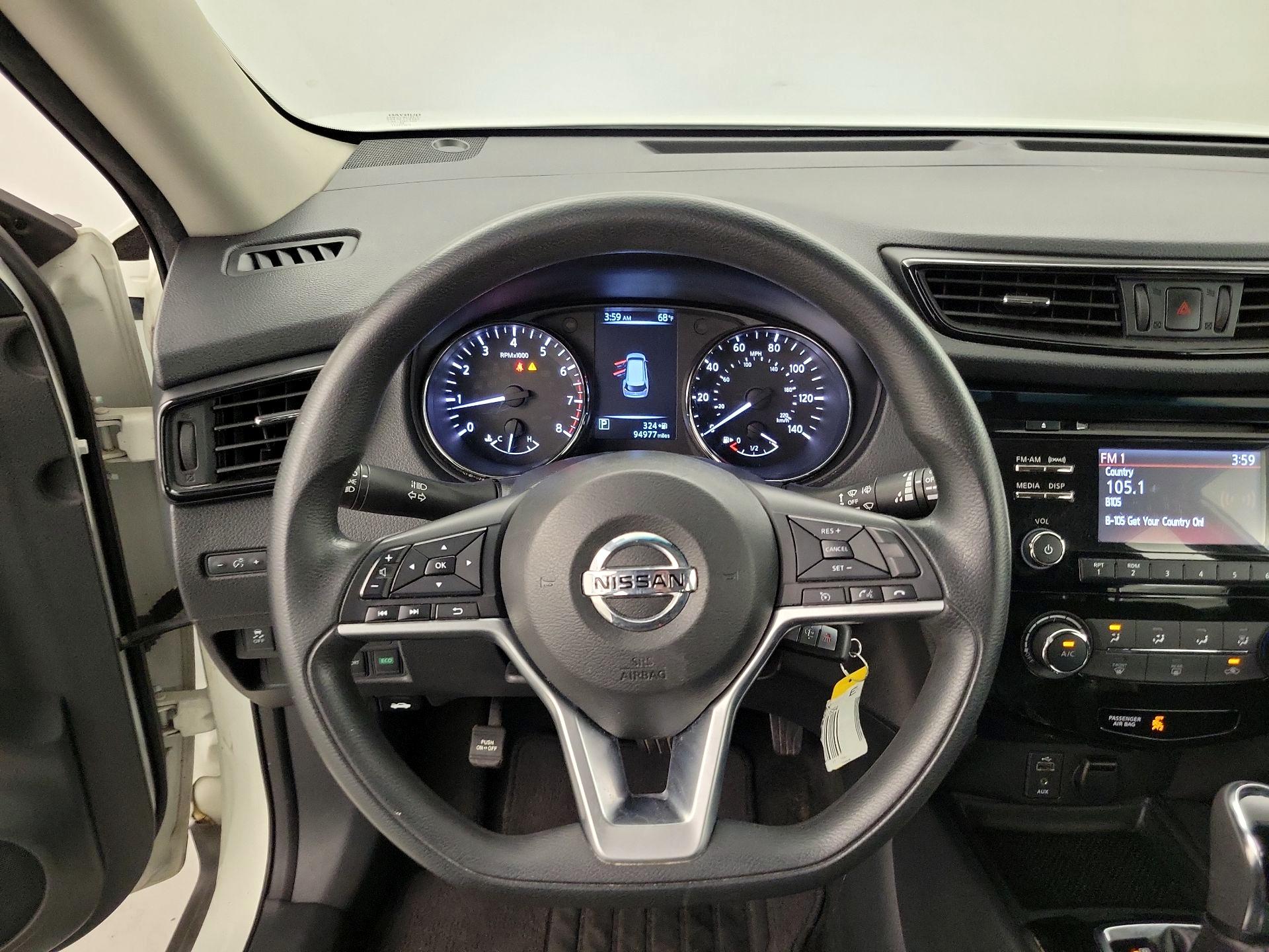 Thumbnail: 2017 Nissan Rogue - 10