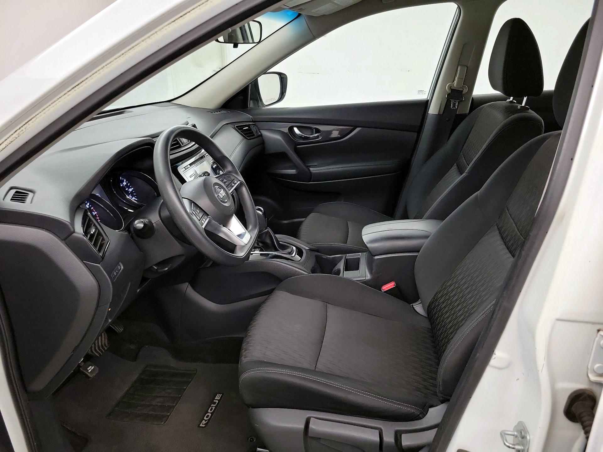 Thumbnail: 2017 Nissan Rogue - 11