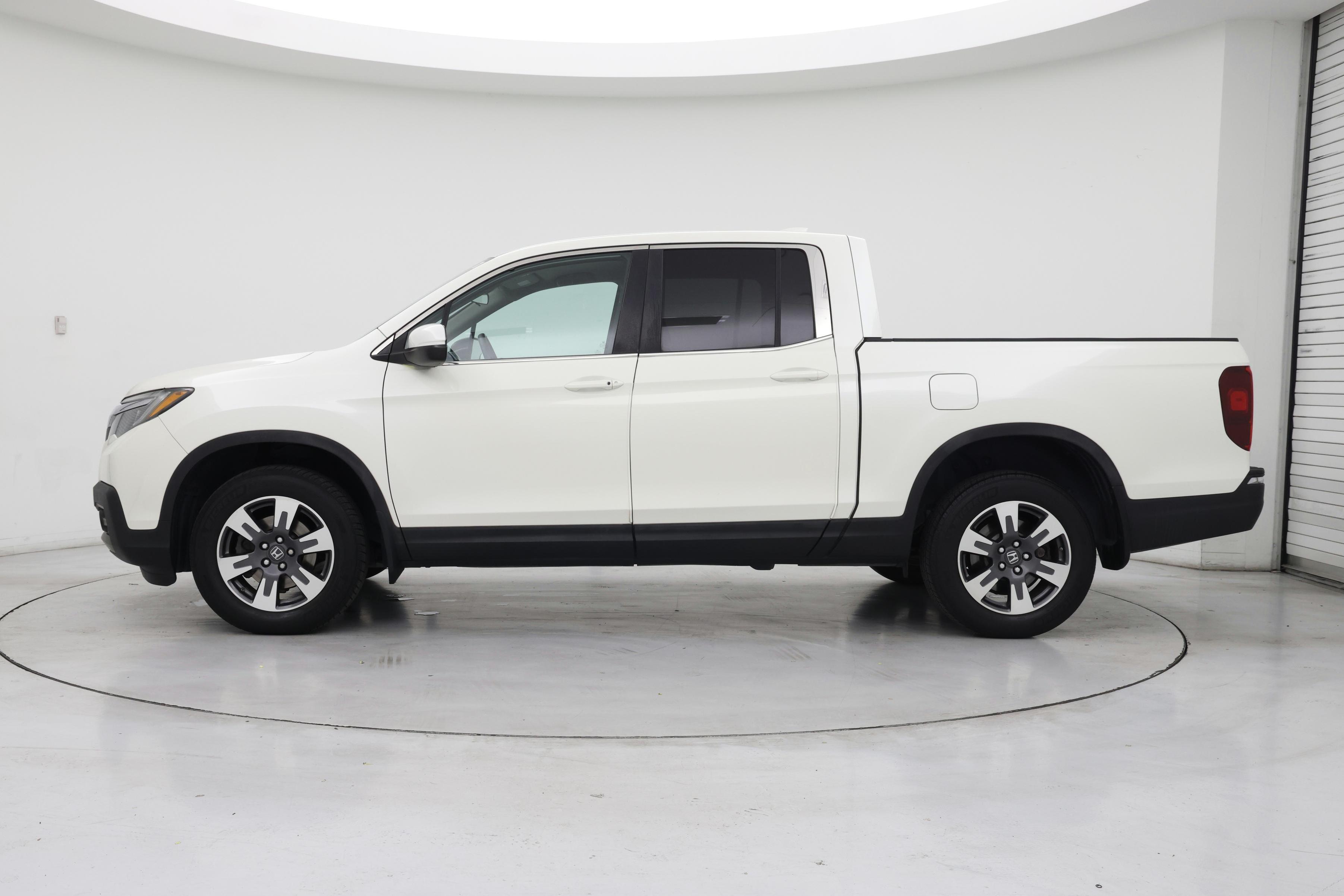 Thumbnail: 2017 Honda Ridgeline - 3