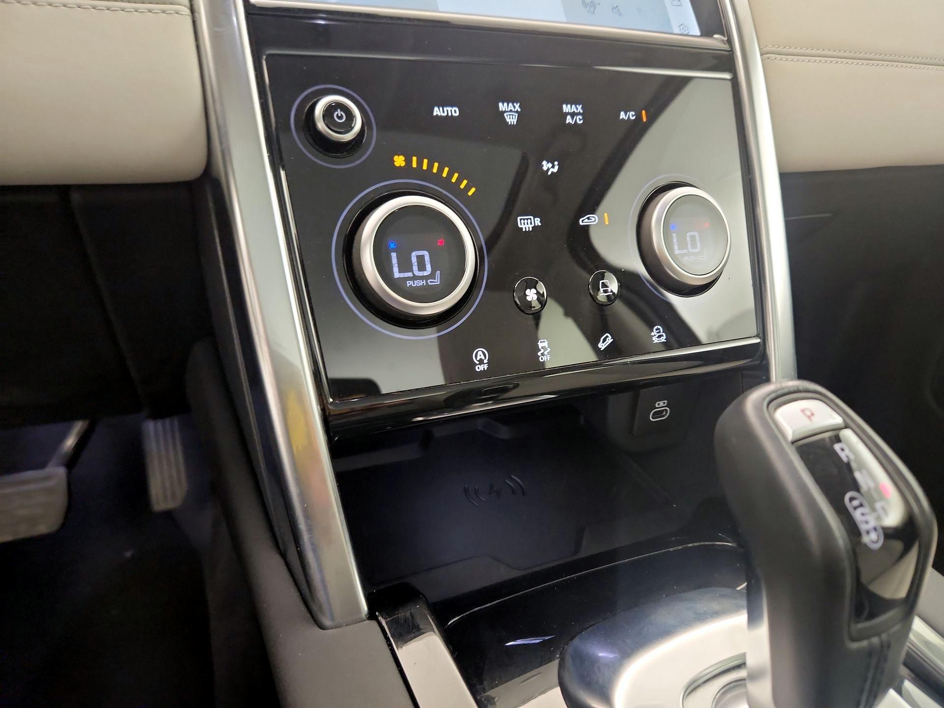 Thumbnail: 2021 Land Rover Discovery Sport - 17