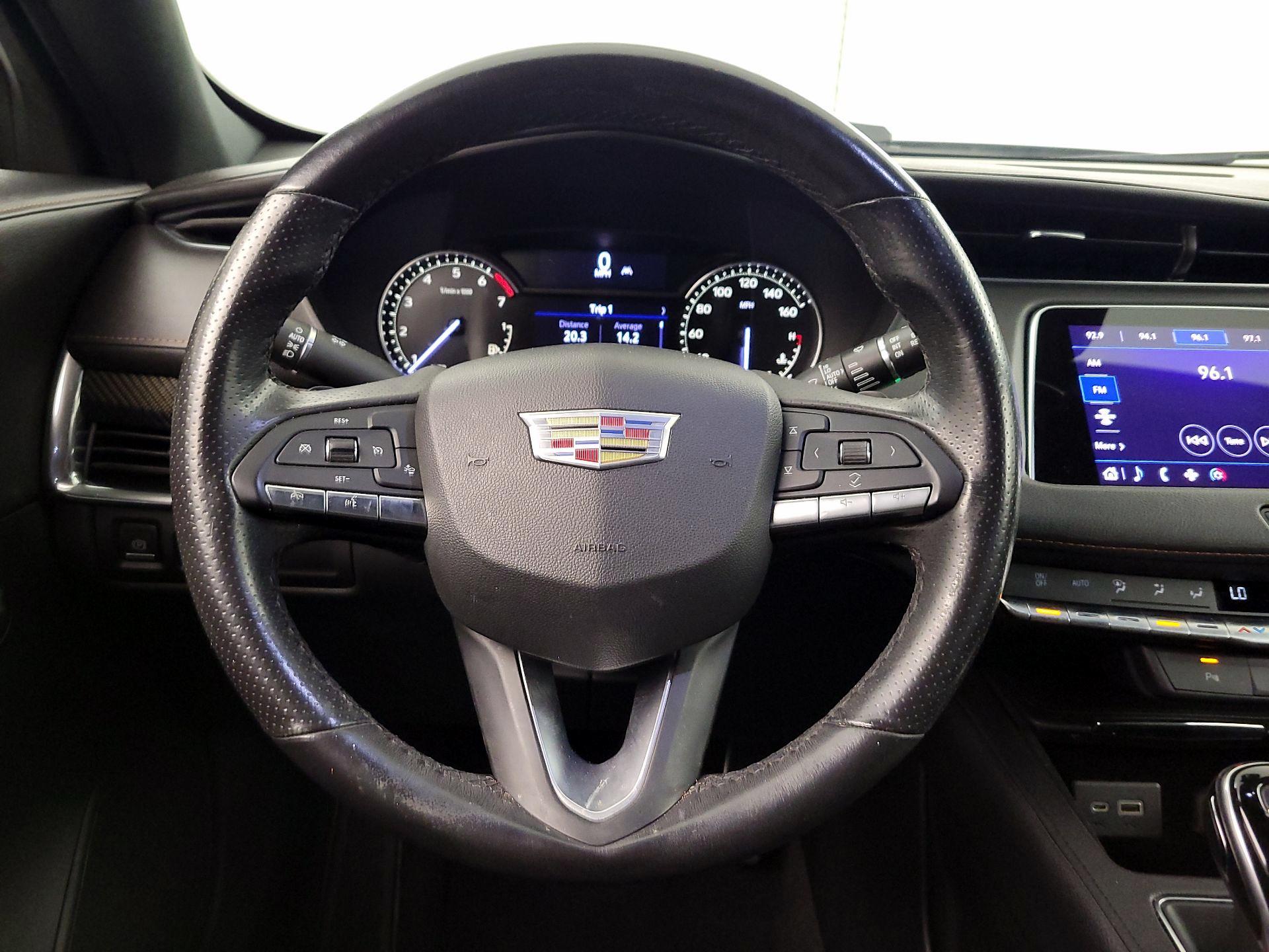 Thumbnail: 2021 Cadillac XT4 - 10