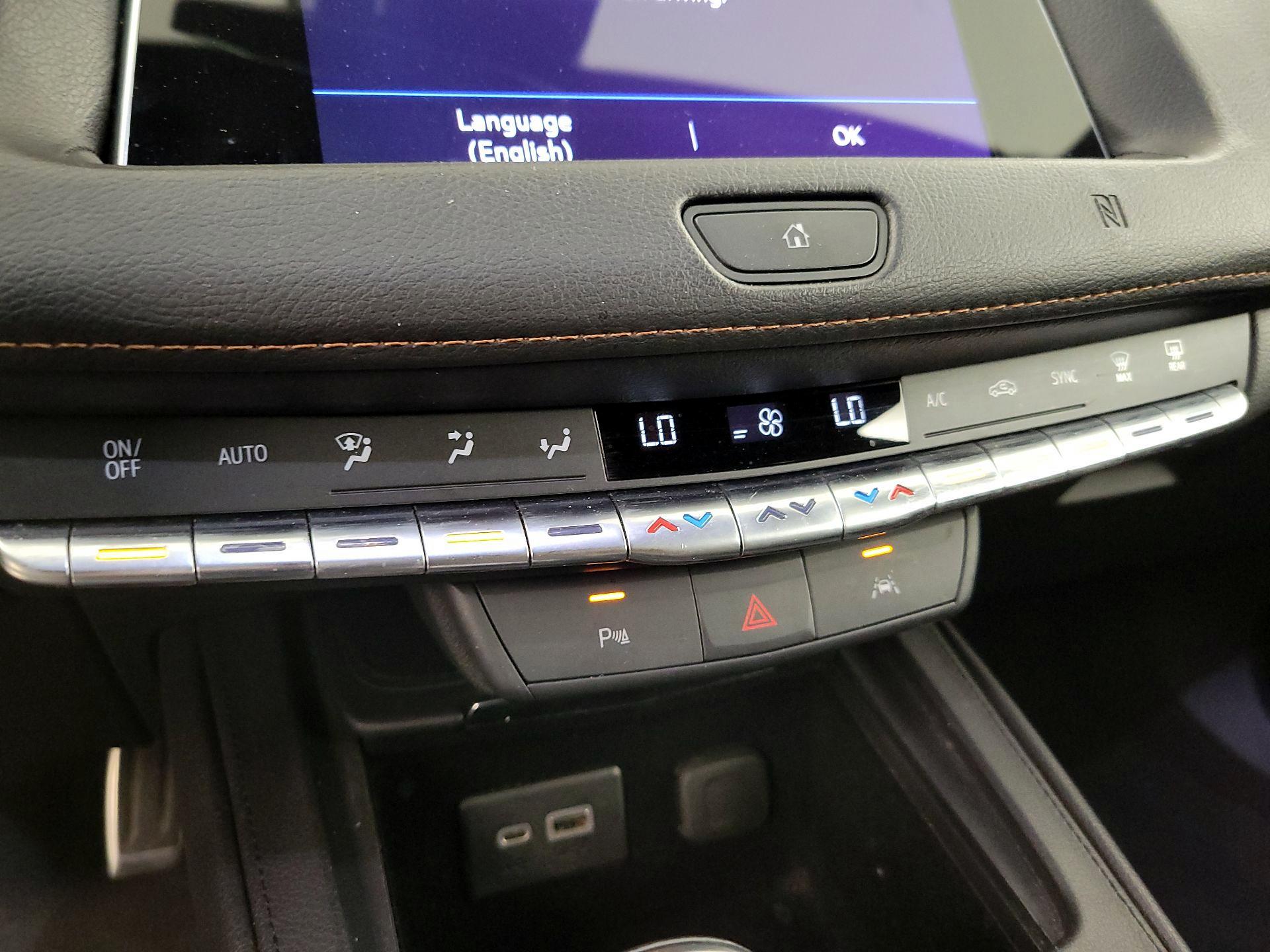 Thumbnail: 2021 Cadillac XT4 - 16