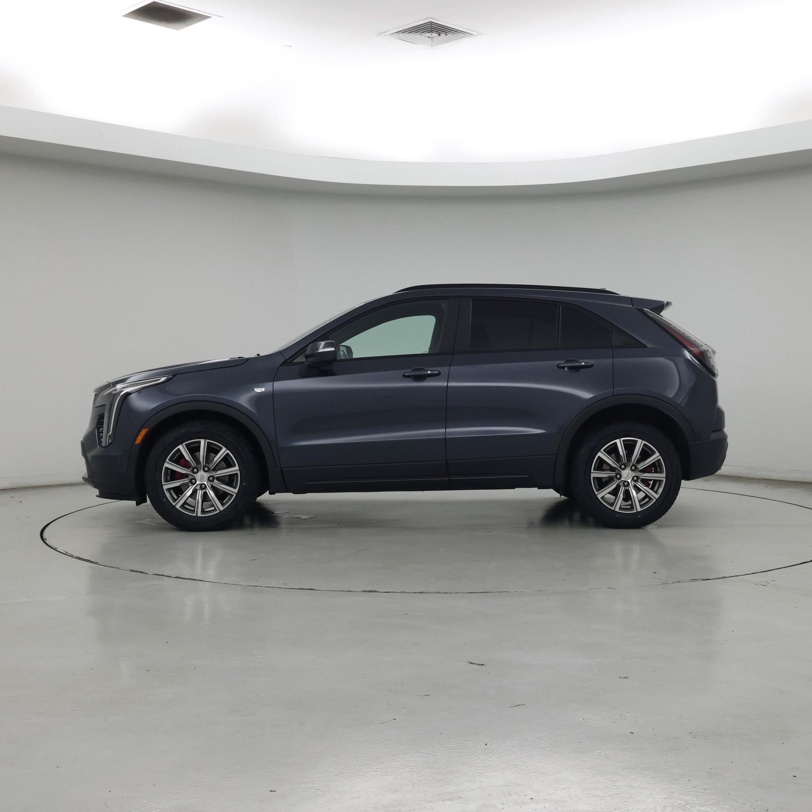 Thumbnail: 2021 Cadillac XT4 - 3