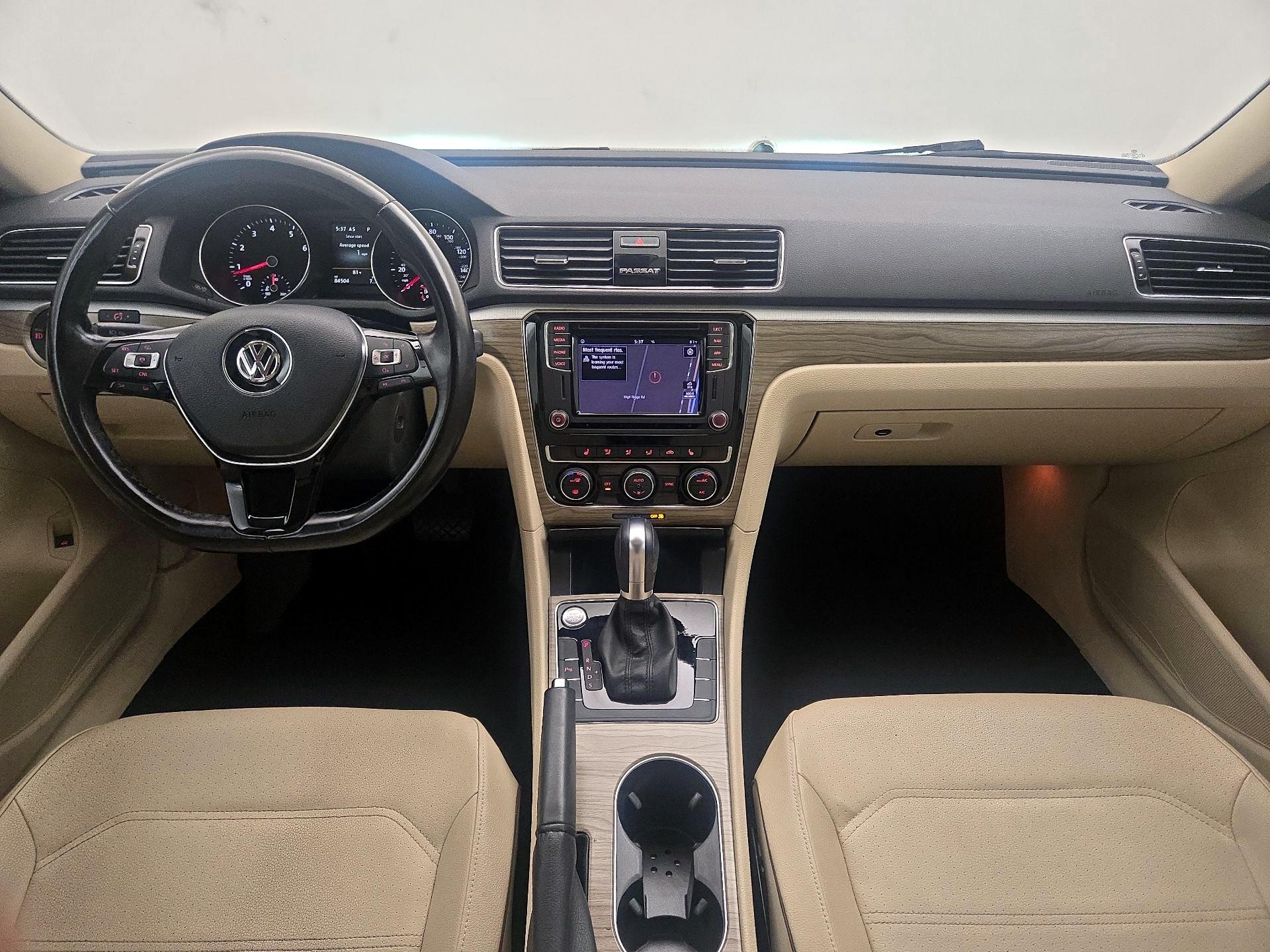 Thumbnail: 2018 Volkswagen Passat - 9