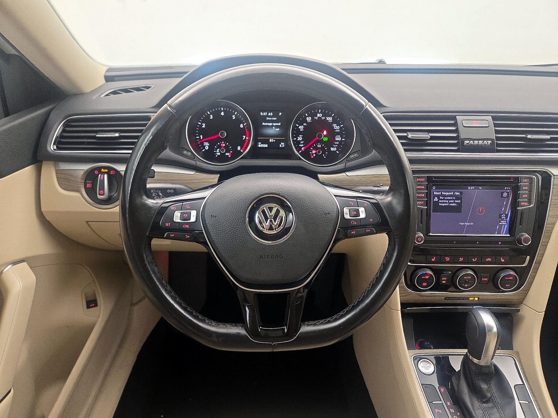 Thumbnail: 2018 Volkswagen Passat - 10