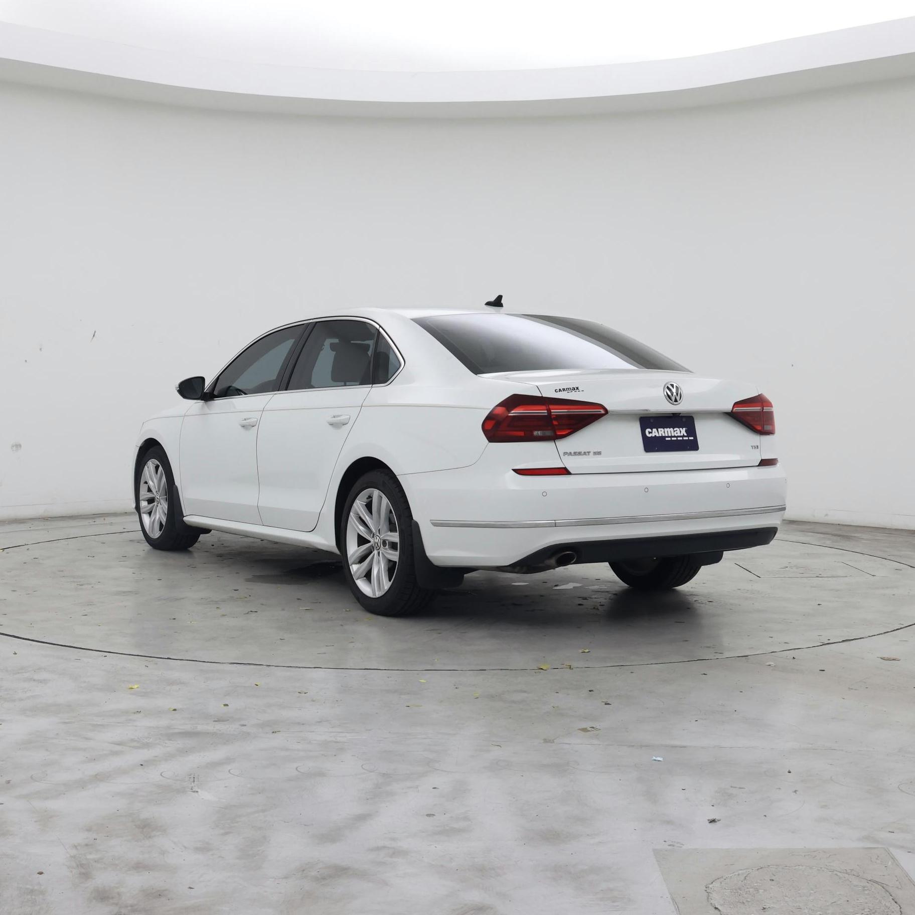 Thumbnail: 2018 Volkswagen Passat - 2