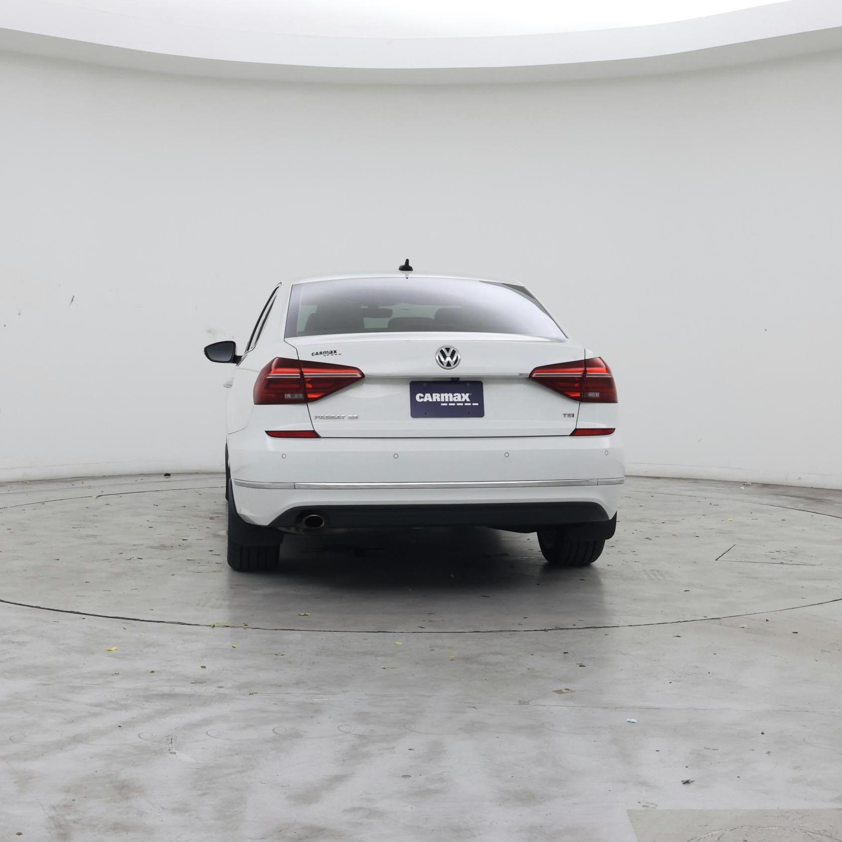 Thumbnail: 2018 Volkswagen Passat - 6