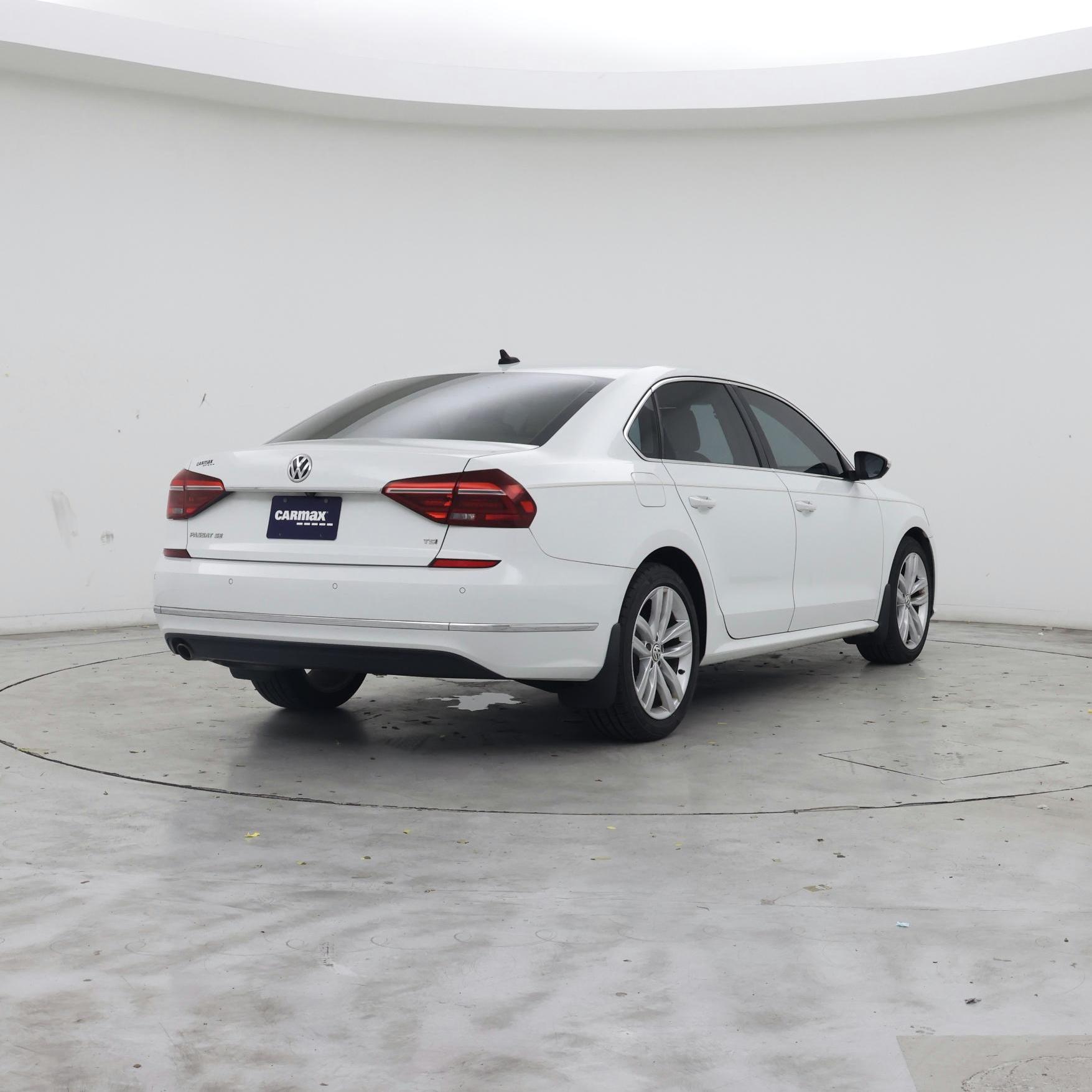 Thumbnail: 2018 Volkswagen Passat - 8