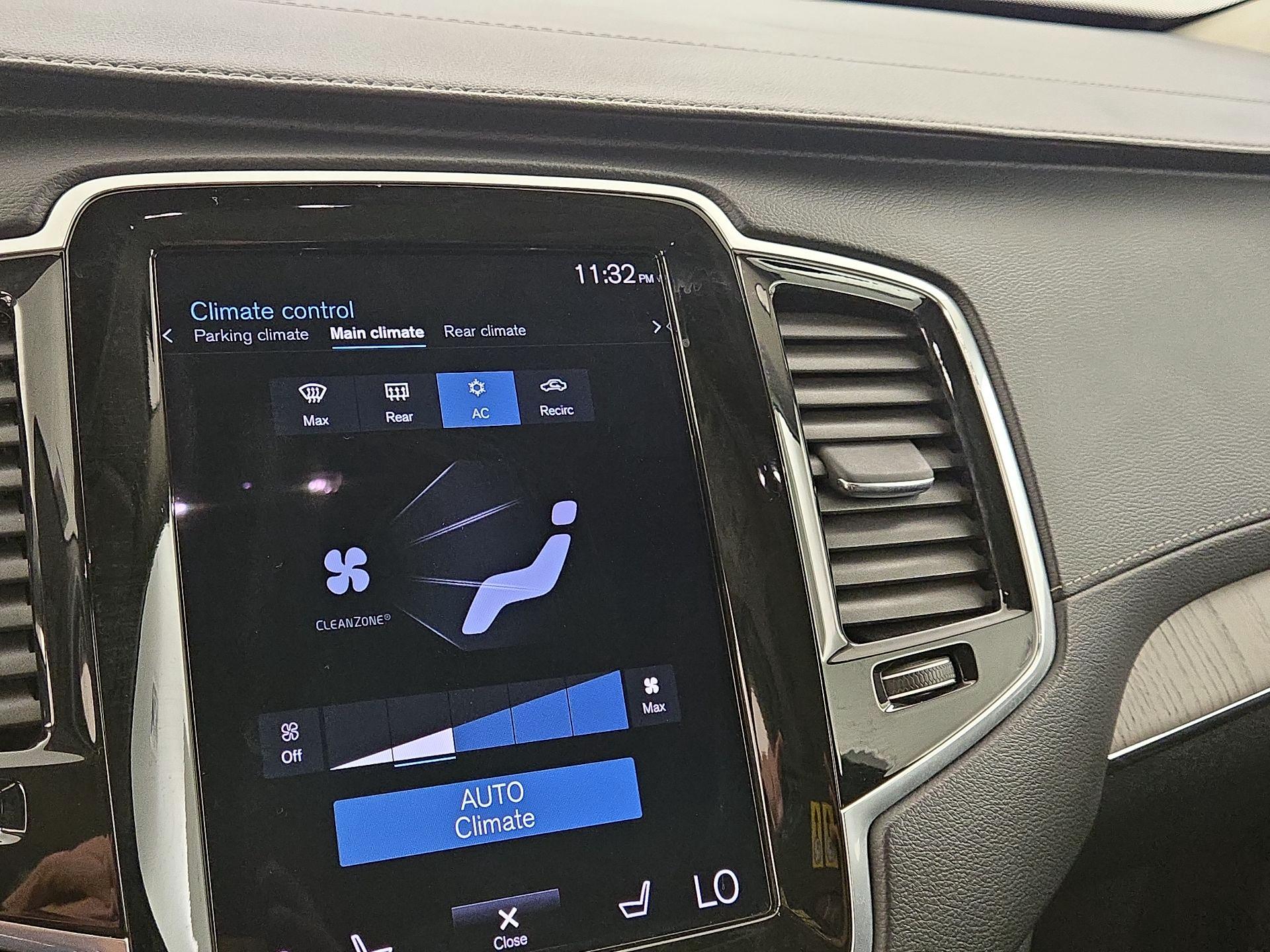 Thumbnail: 2022 Volvo XC90 - 17