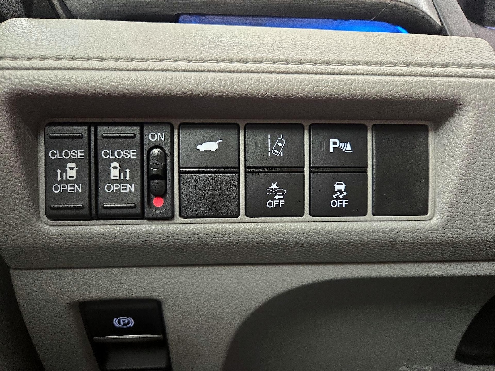 2018 Honda Odyssey Elite - Photo 14