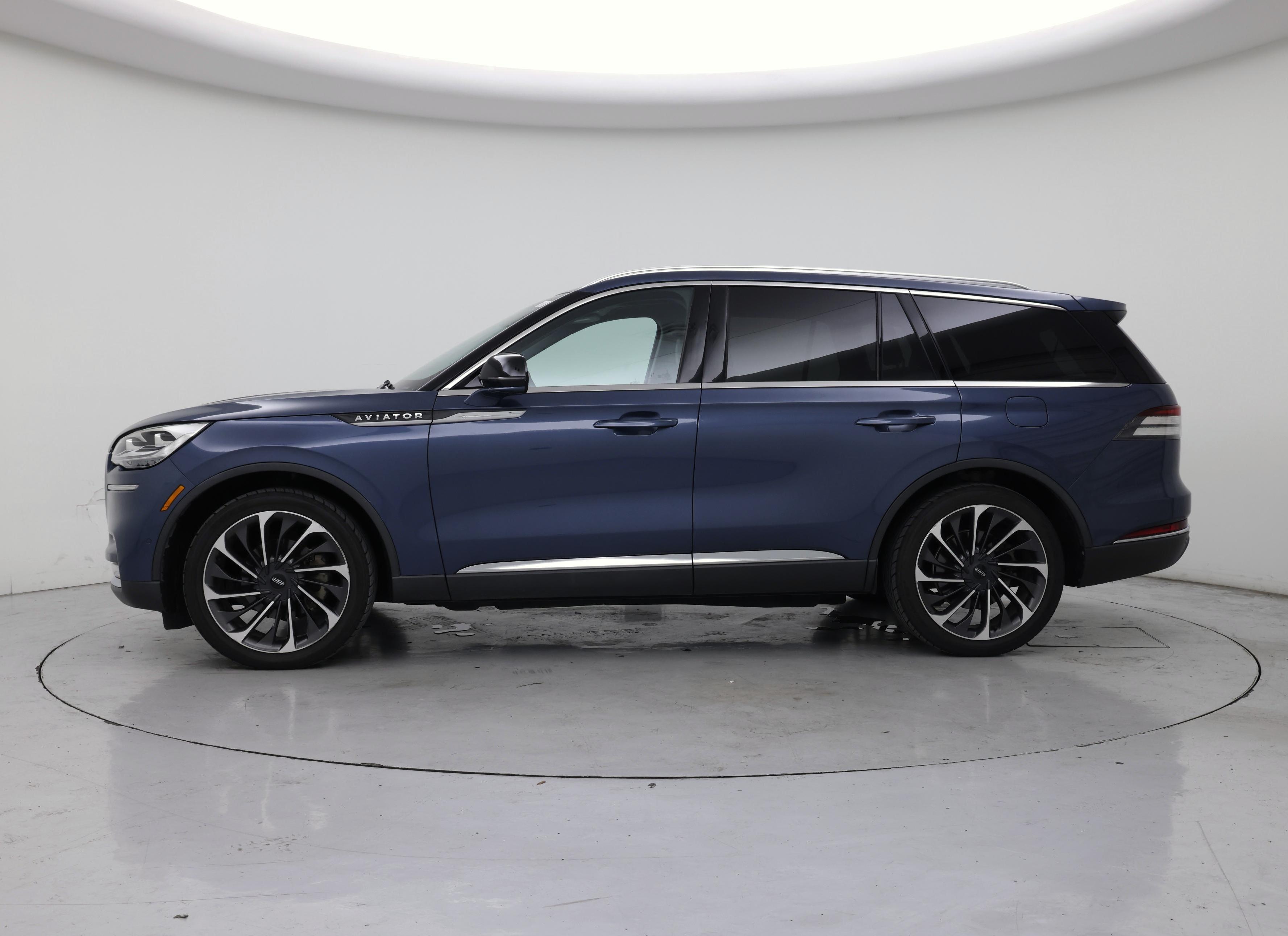 Thumbnail: 2020 Lincoln Aviator - 3