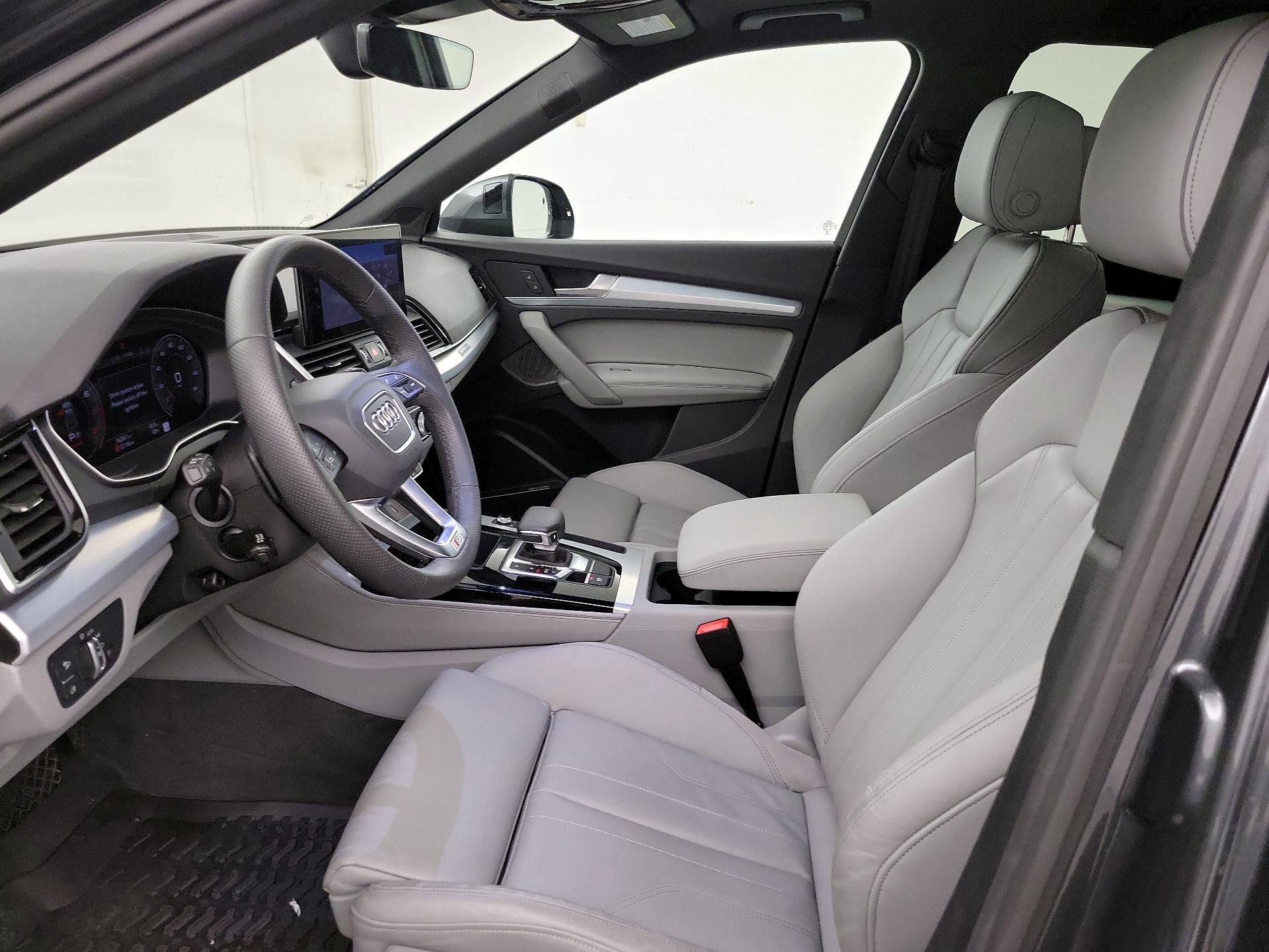 Thumbnail: 2024 Audi Q5 - 11
