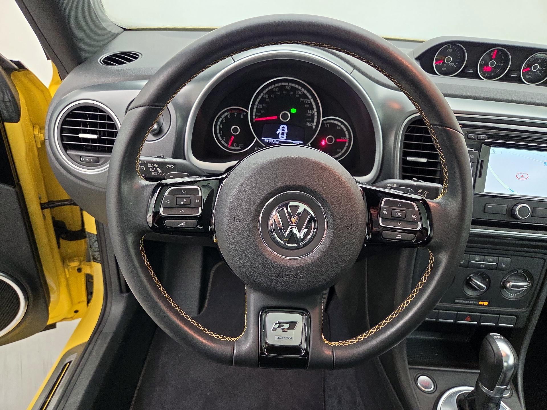 Thumbnail: 2014 Volkswagen Beetle - 10